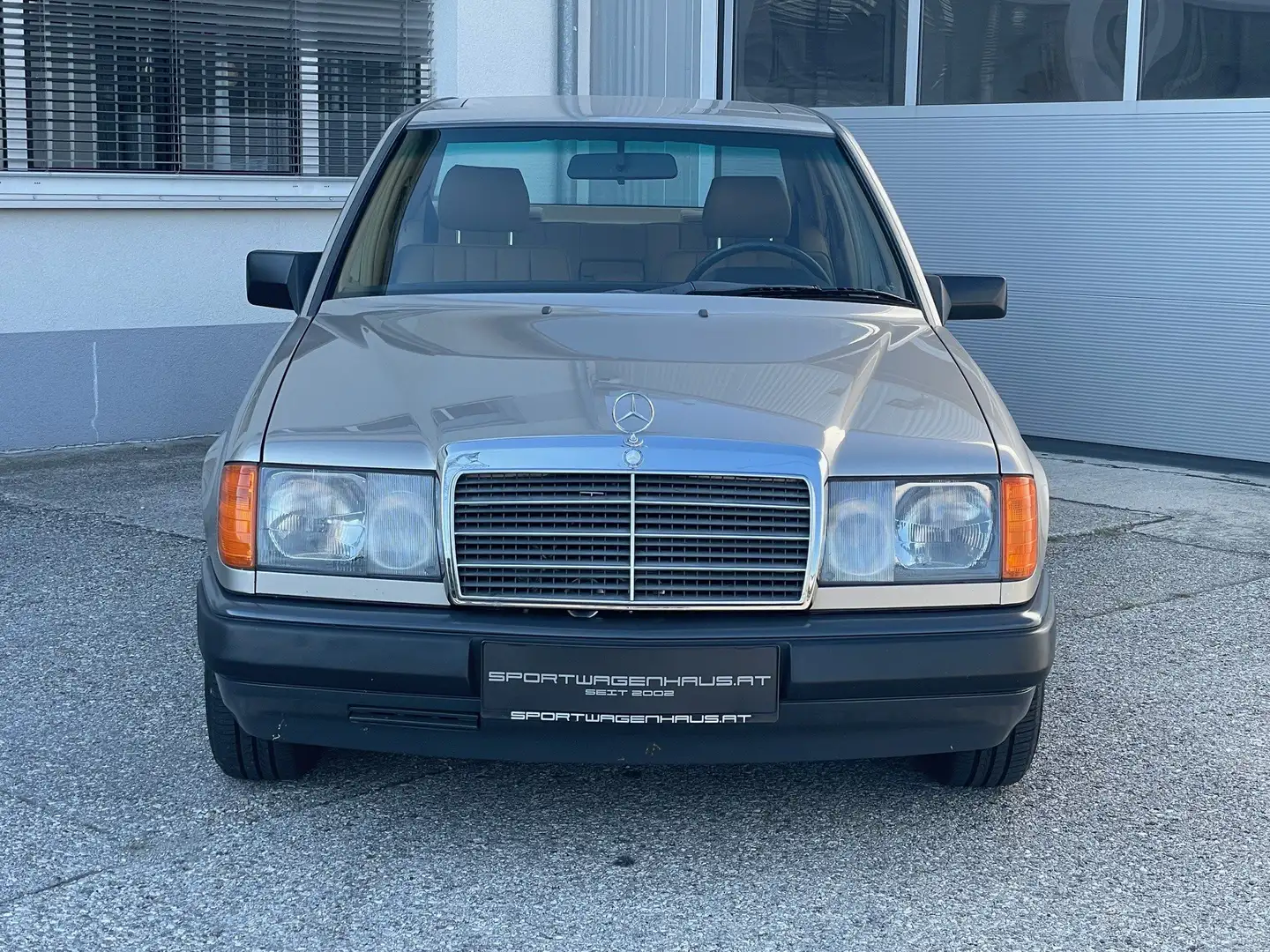 Mercedes-Benz 260 260 E Automatik*Erstbesitz*36000KM*Ö-Erstausl.* Oro - 2