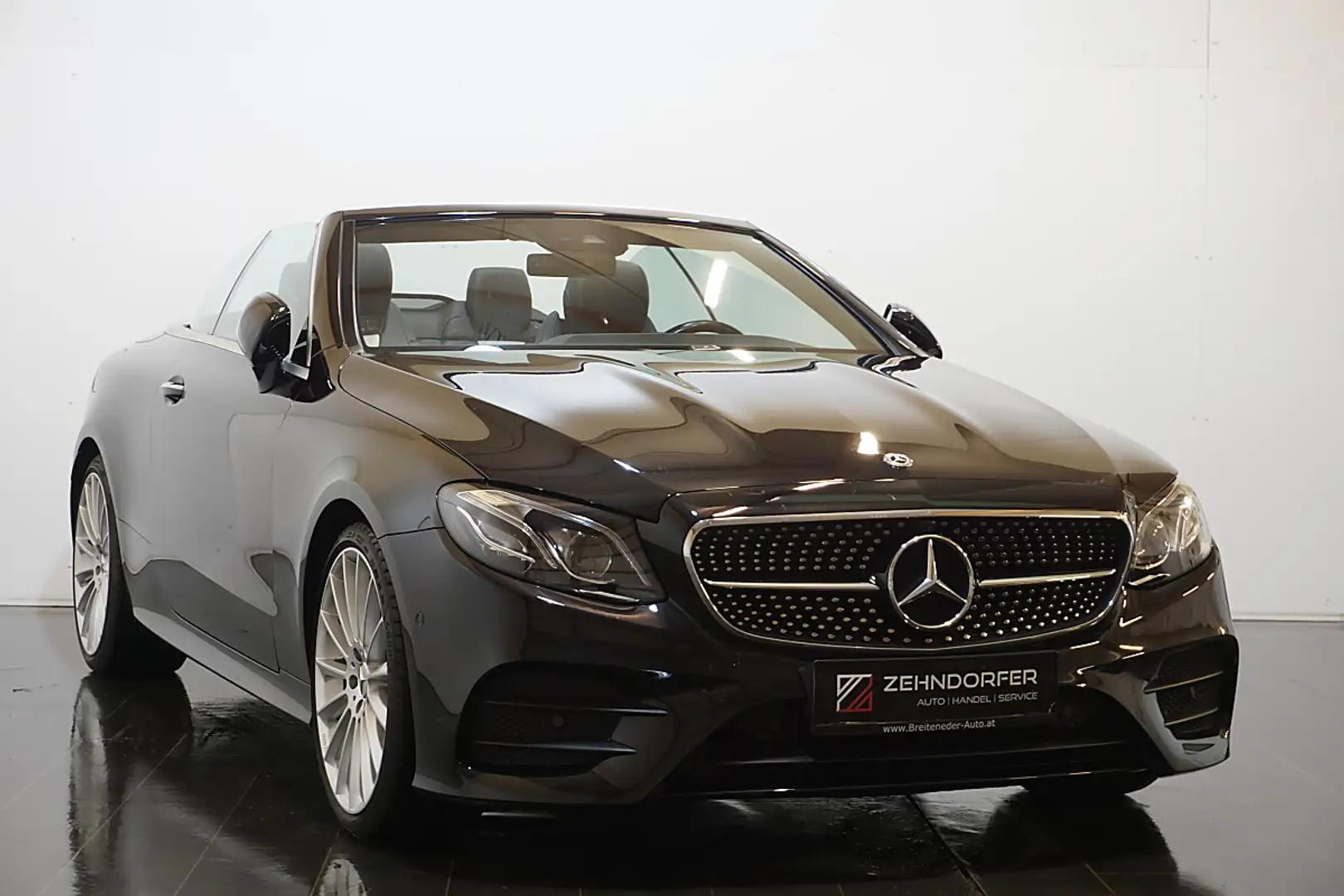 Mercedes-Benz E 200 Aut. / AMG / Exklusivleder / Pickerl neu Schwarz - 1