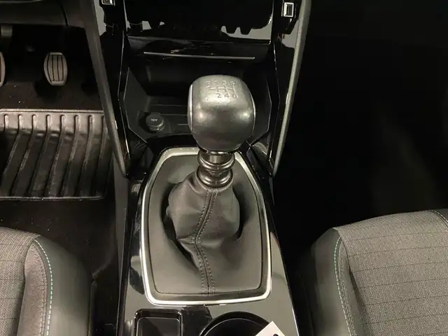 Peugeot 2008 view 12