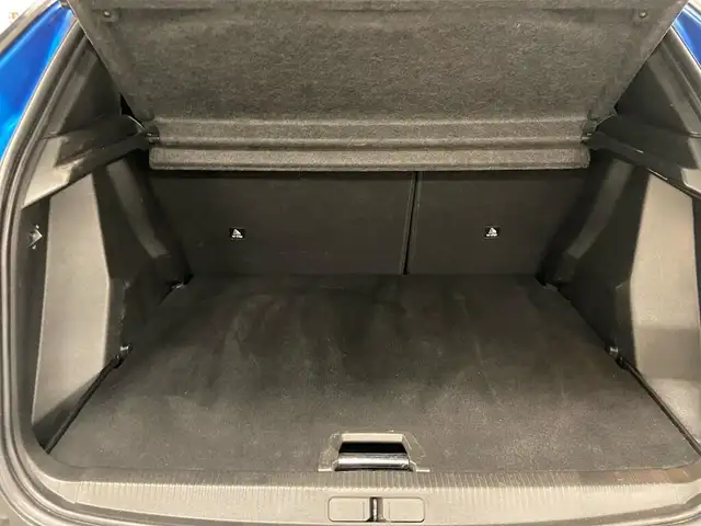 Peugeot 2008 view 9