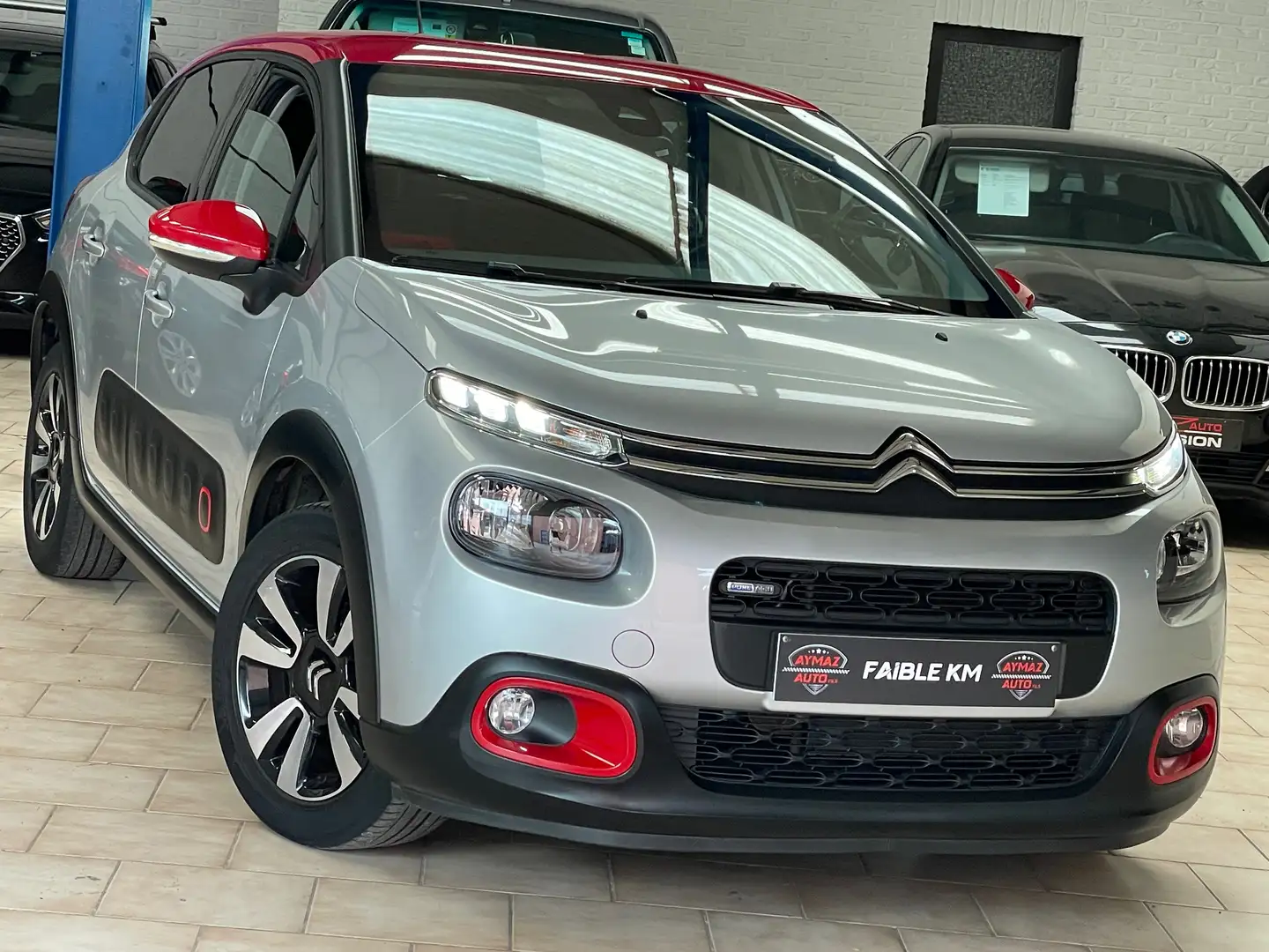 Citroen C3 C3 1.2i Shine / APPEL CARPLAY /1ER PROPRIÉTAIRE Grigio - 1