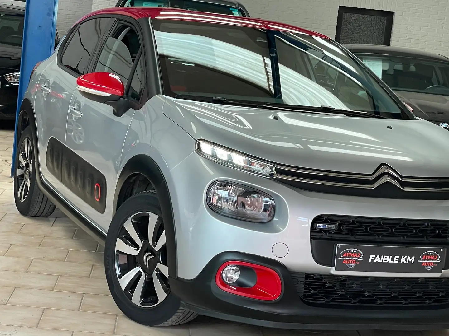 Citroen C3 C3 1.2i Shine / APPEL CARPLAY /1ER PROPRIÉTAIRE Grigio - 2