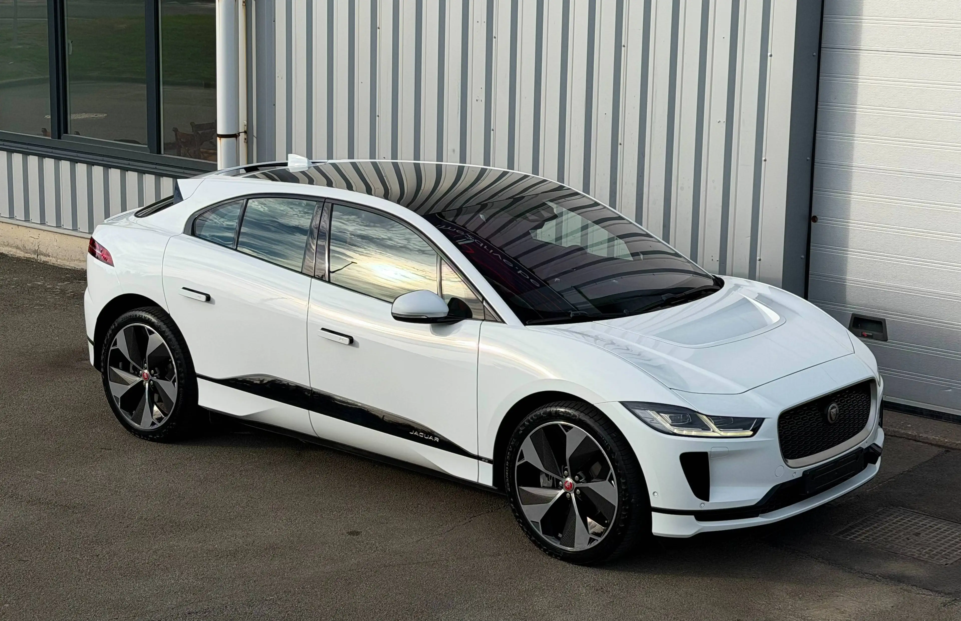 Jaguar I-Pace 90 kWh EV400 SE - 1st Owner - Full Option — photo 4