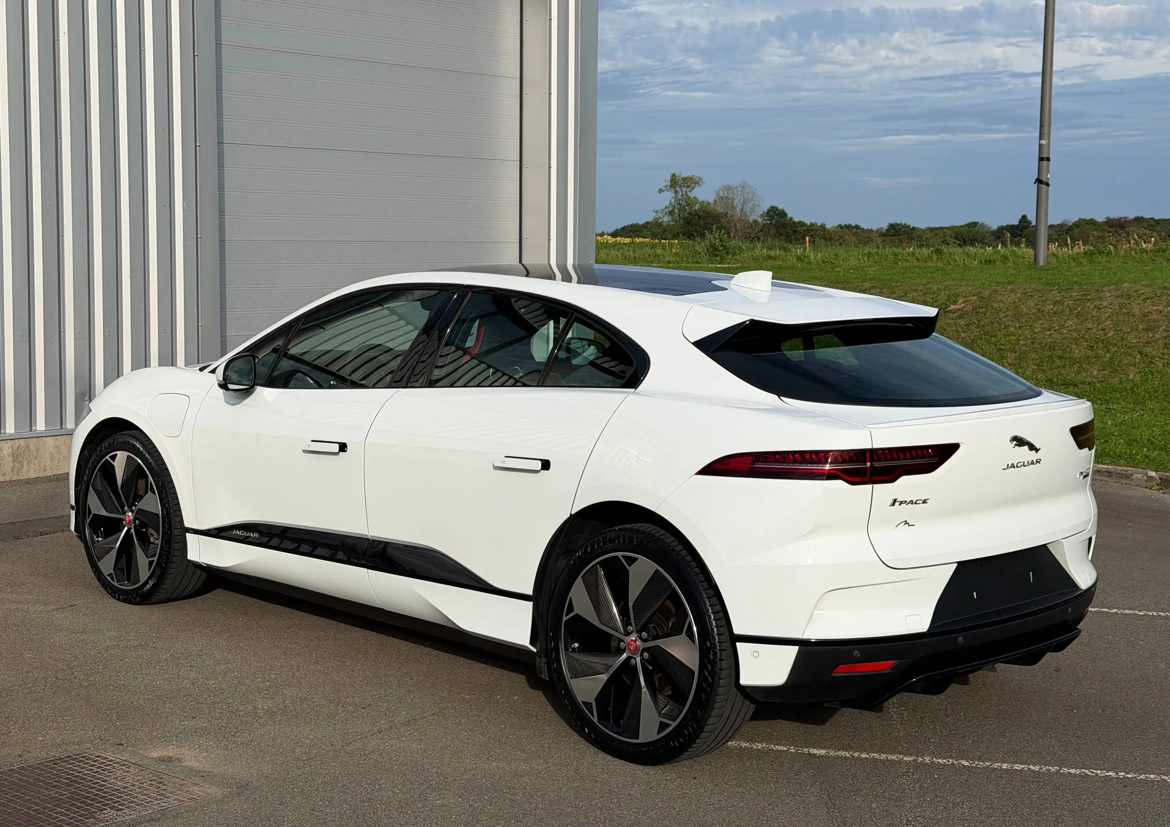 Jaguar I-Pace 90 kWh EV400 SE - 1st Owner - Full Option — photo 6