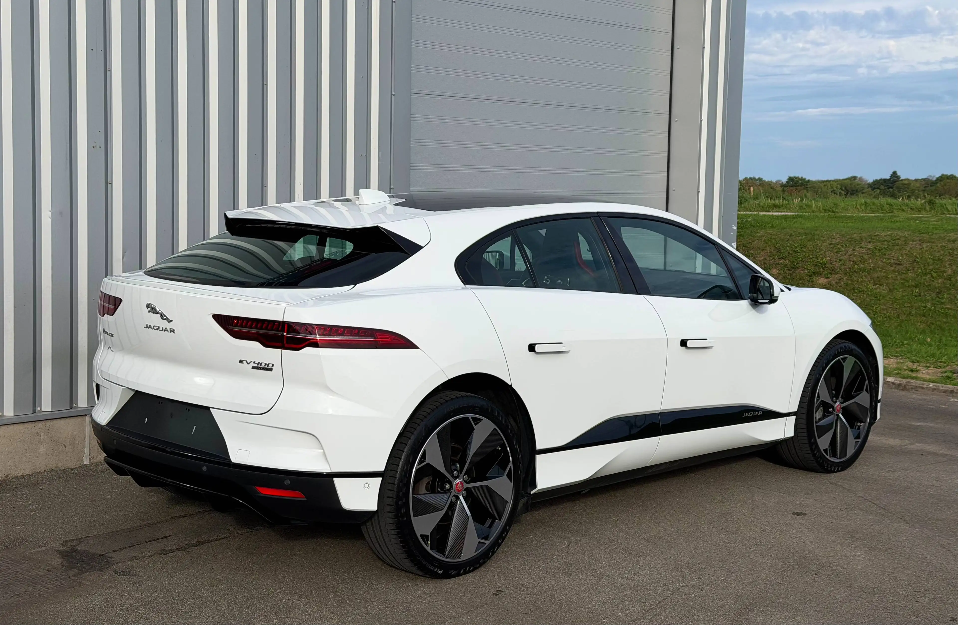Jaguar I-Pace 90 kWh EV400 SE - 1st Owner - Full Option — photo 3