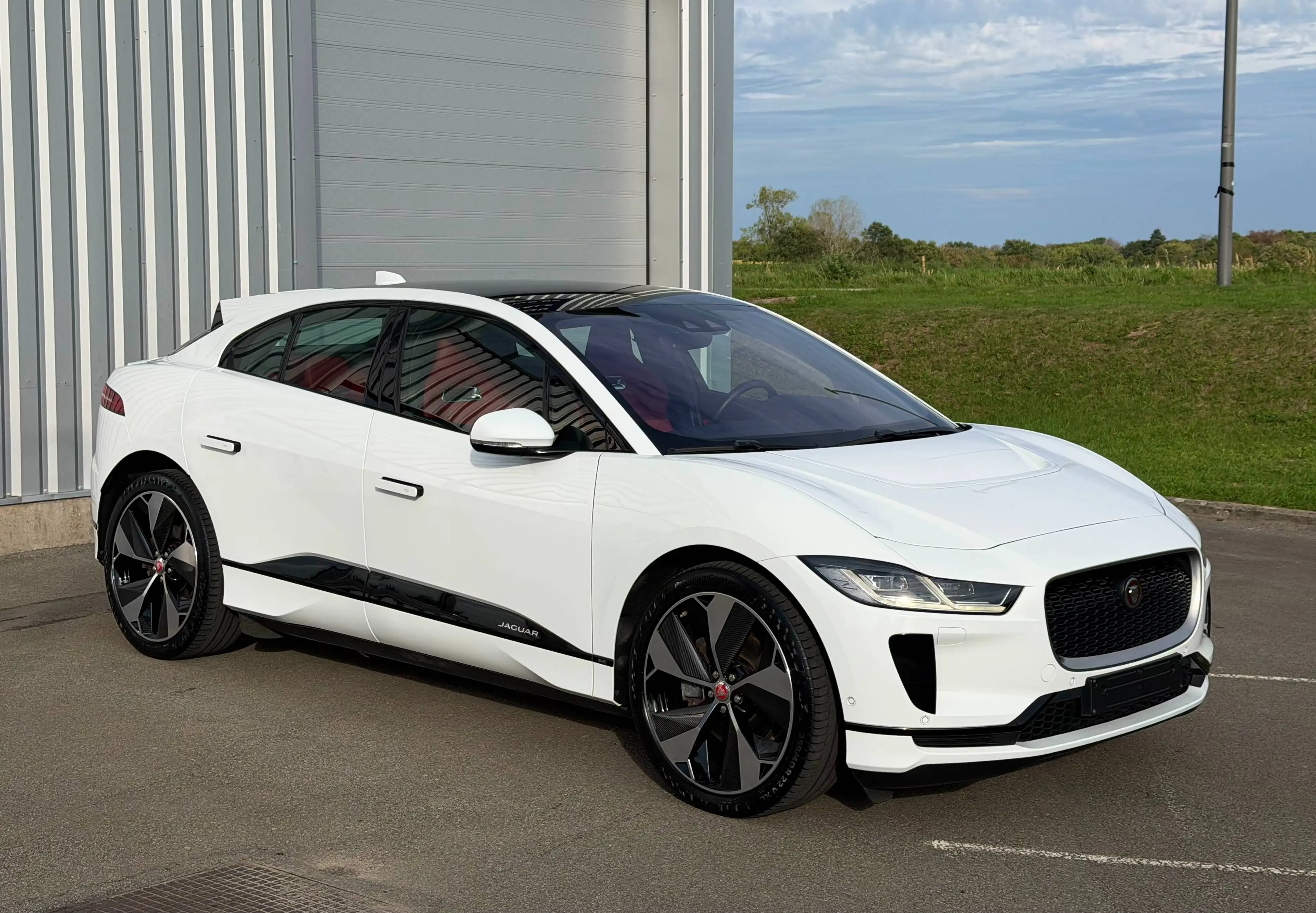Jaguar I-Pace 90 kWh EV400 SE - 1st Owner - Full Option — photo 7