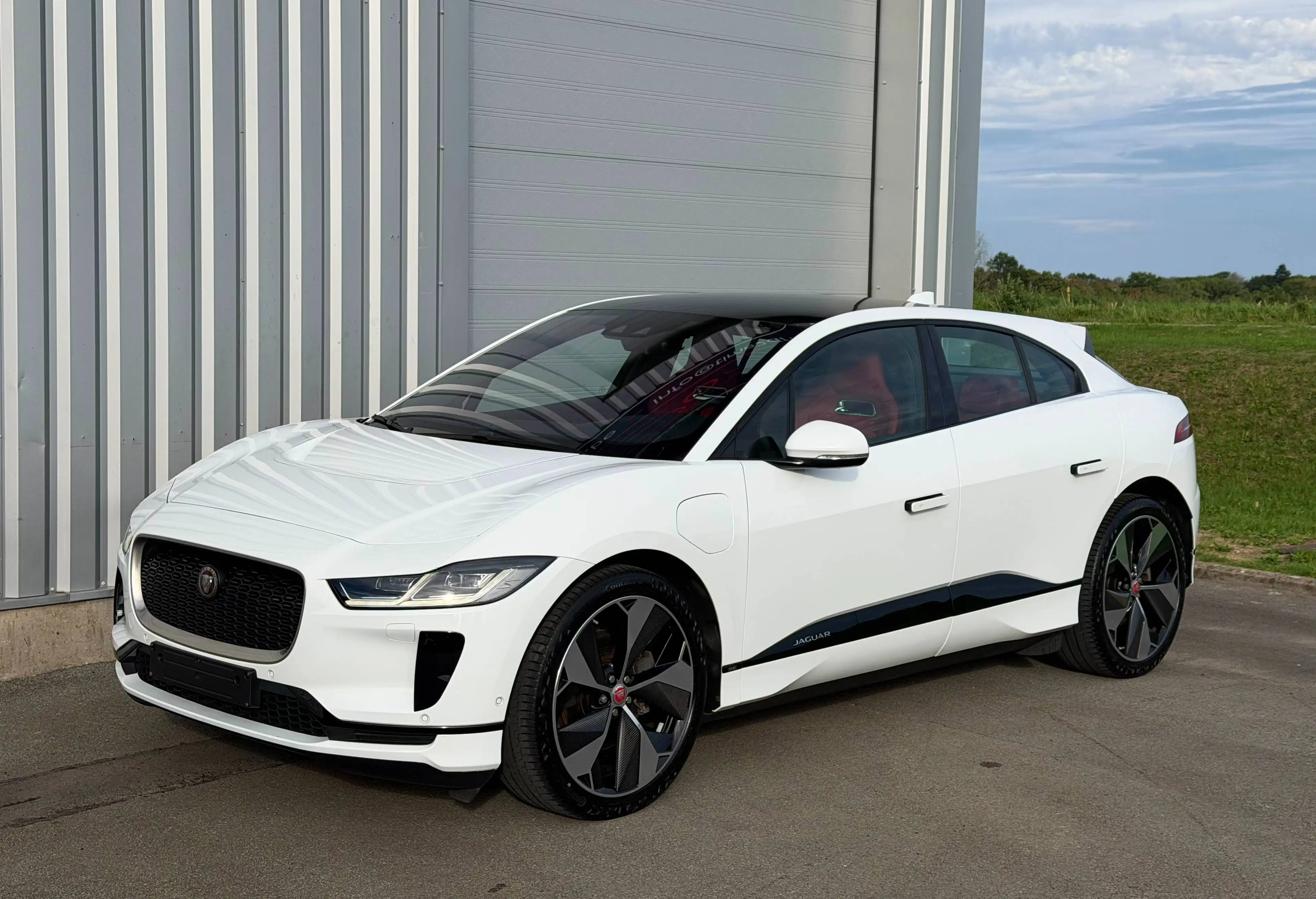 Jaguar I-Pace 90 kWh EV400 SE - 1st Owner - Full Option — photo 10