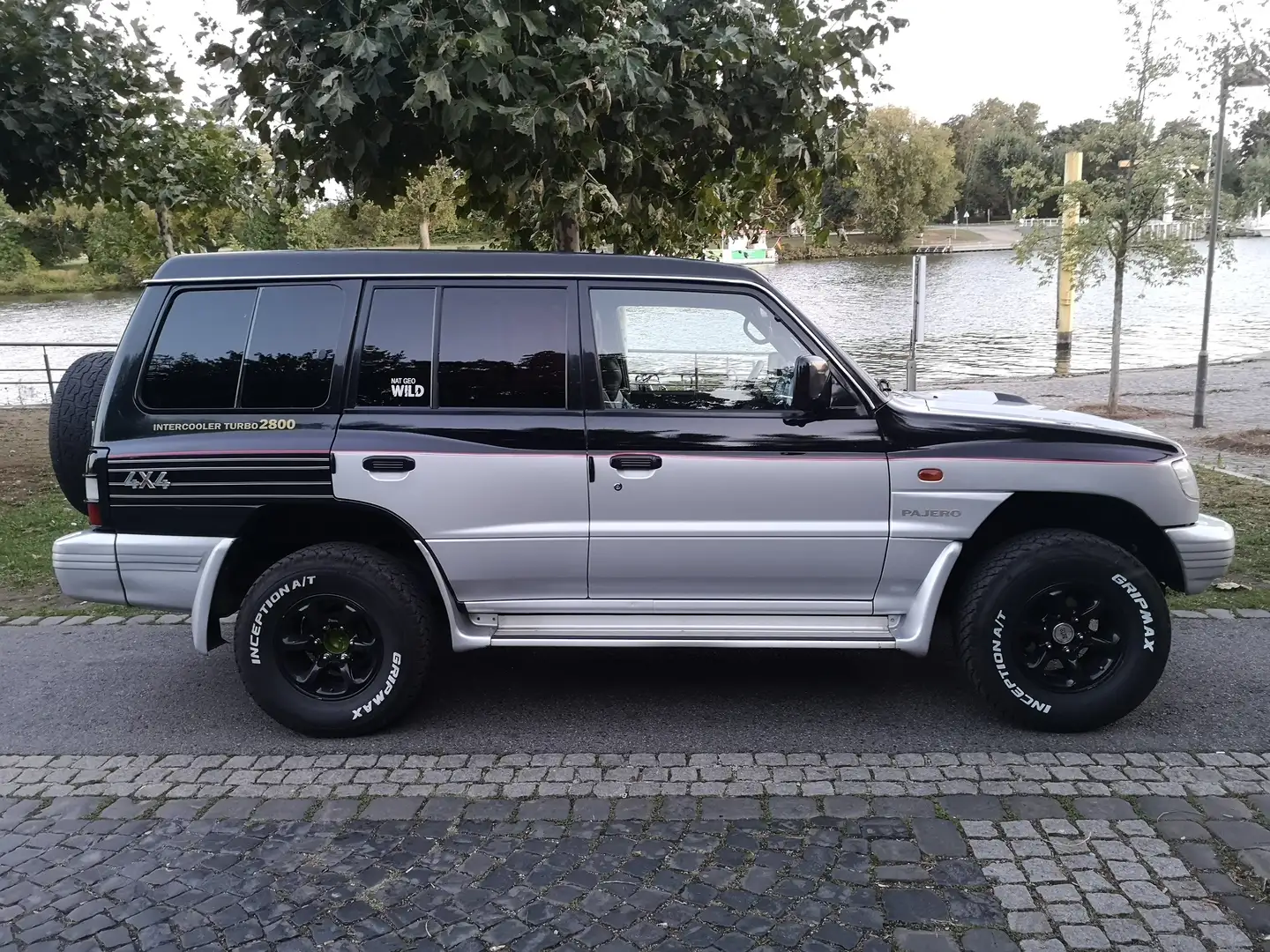 Mitsubishi Pajero Pajero 2,5TD Classic 4x4 Einzelstück Top gepfl. Argintiu - 2