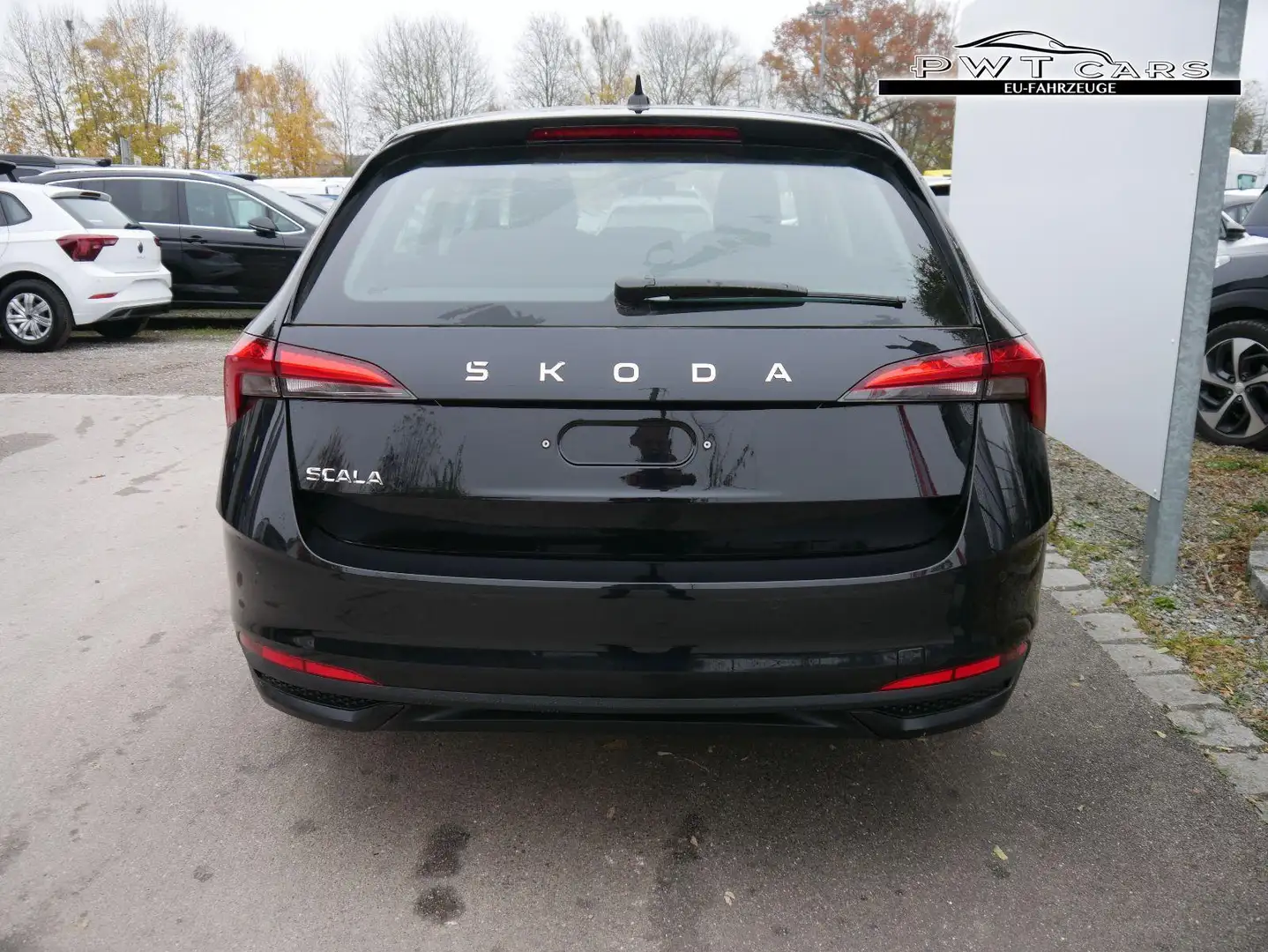 Skoda Scala Selection 1.0 TSI DSG*NAVI-ÜBER-SMARTLINK*PDC-H... Schwarz - 2