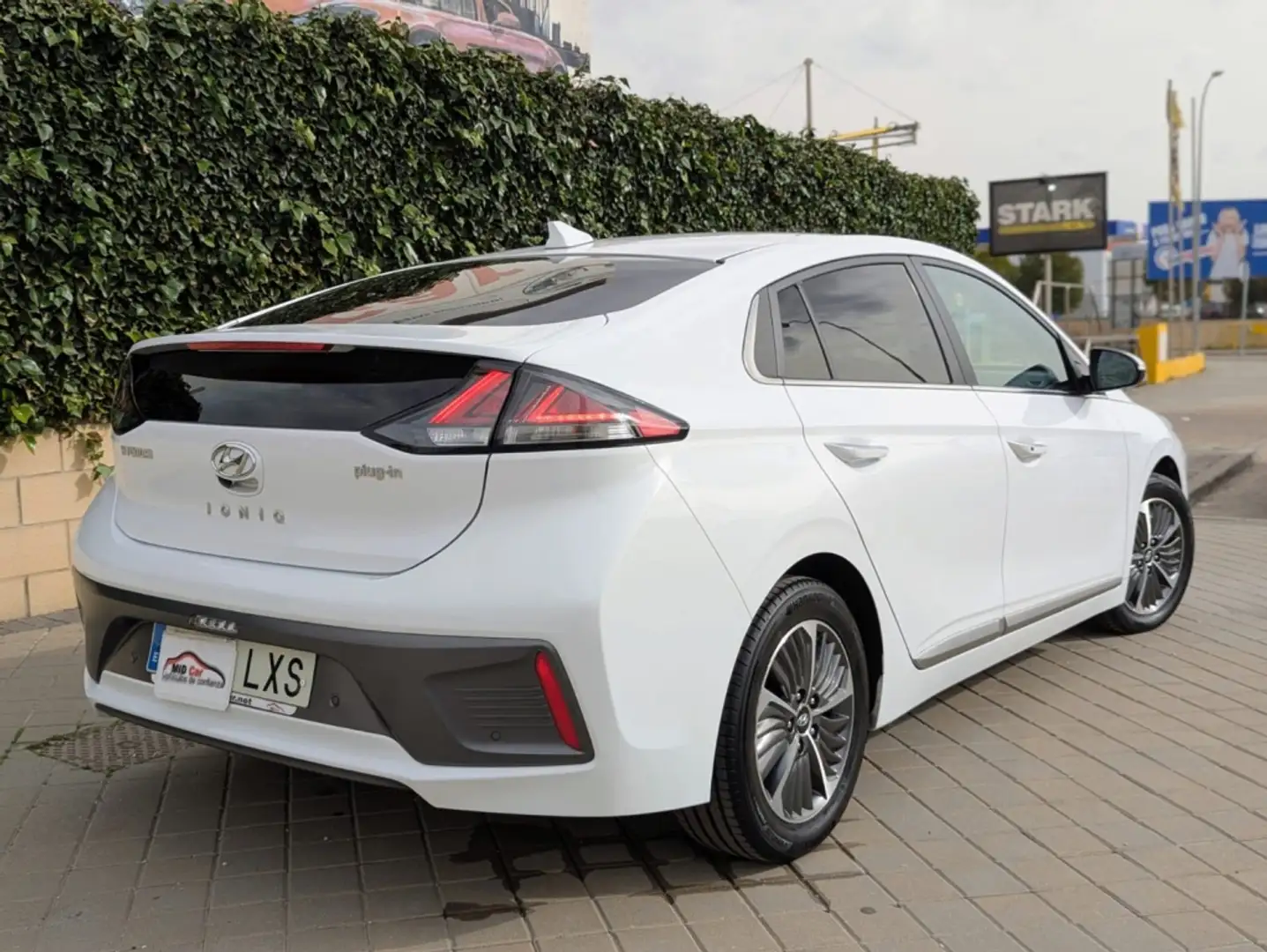 Hyundai IONIQ HEV 1.6 GDI Tecno Blanco - 1