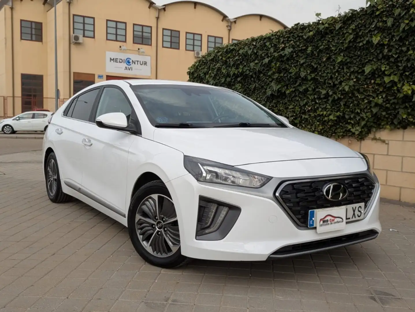 Hyundai IONIQ HEV 1.6 GDI Tecno Blanco - 2