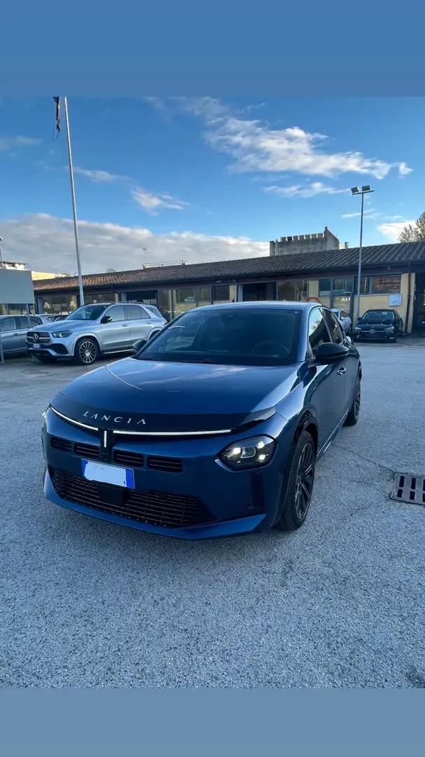 Lancia Ypsilon Ypsilon IV 2024 1.2 mhev Edizione Limitata Cassina Blau - 1