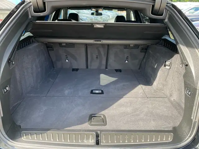 BMW 5 Series view 12