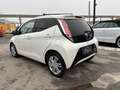 Toyota Aygo 1,0 VVT-i x-wave x-shift Sparsamer Kleinwagen Weiß - thumbnail 4