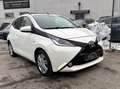 Toyota Aygo 1,0 VVT-i x-wave x-shift Sparsamer Kleinwagen Weiß - thumbnail 1