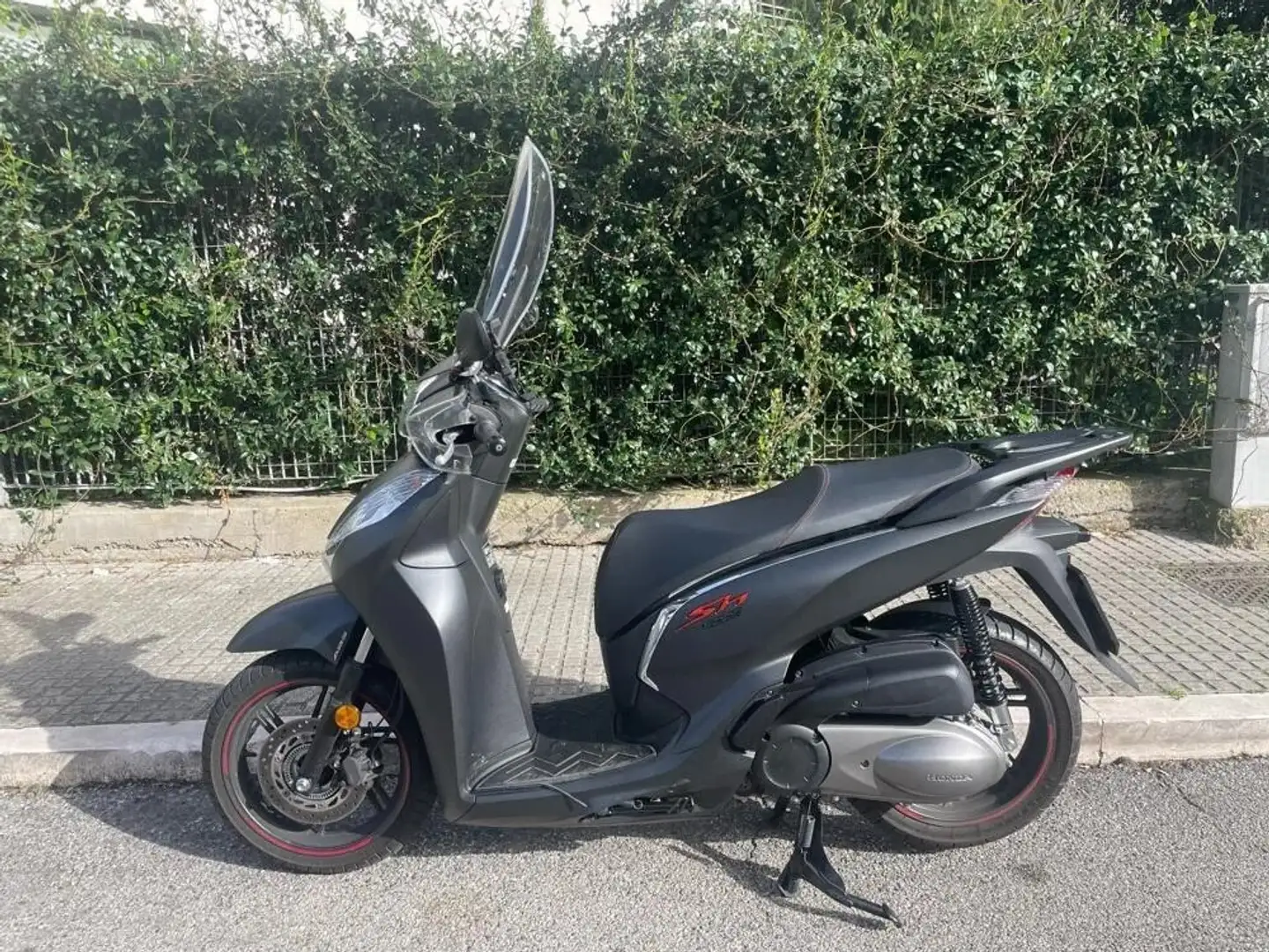 Honda SH 300 Nero - 2