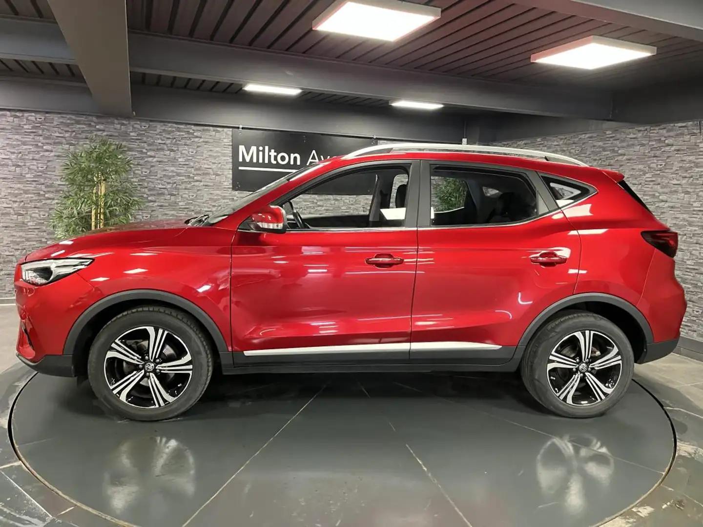 MG ZS 1.5L VTi  Tech - 106  Comfort Rouge - 2