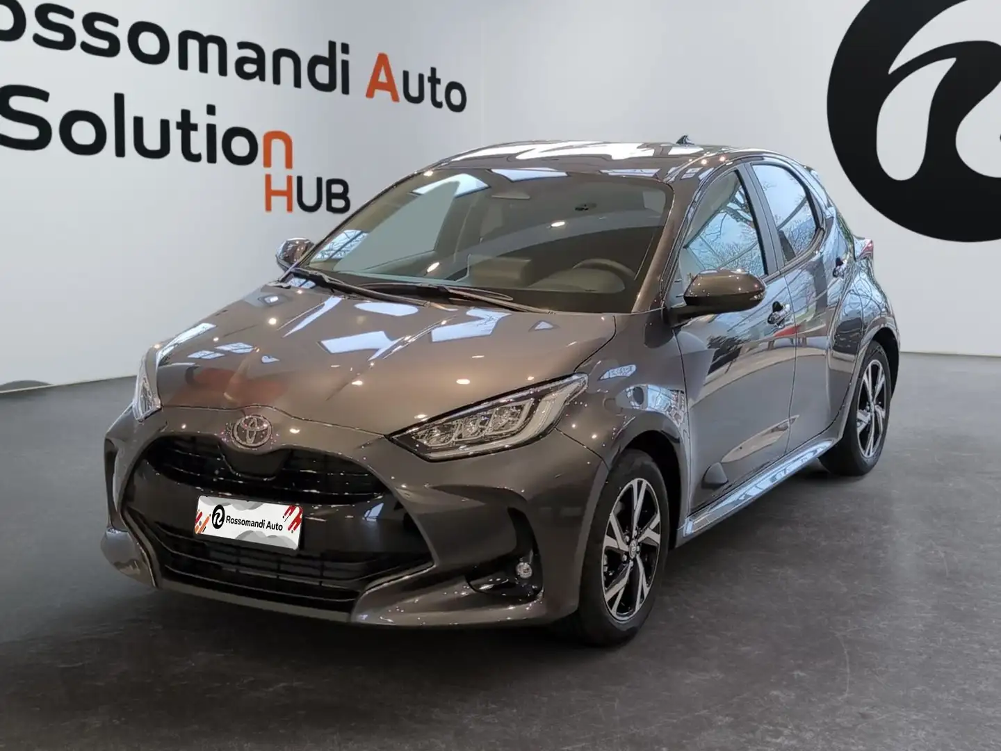 Toyota Yaris Yaris 1.5 Hybrid 5 porte Trend Grau - 1