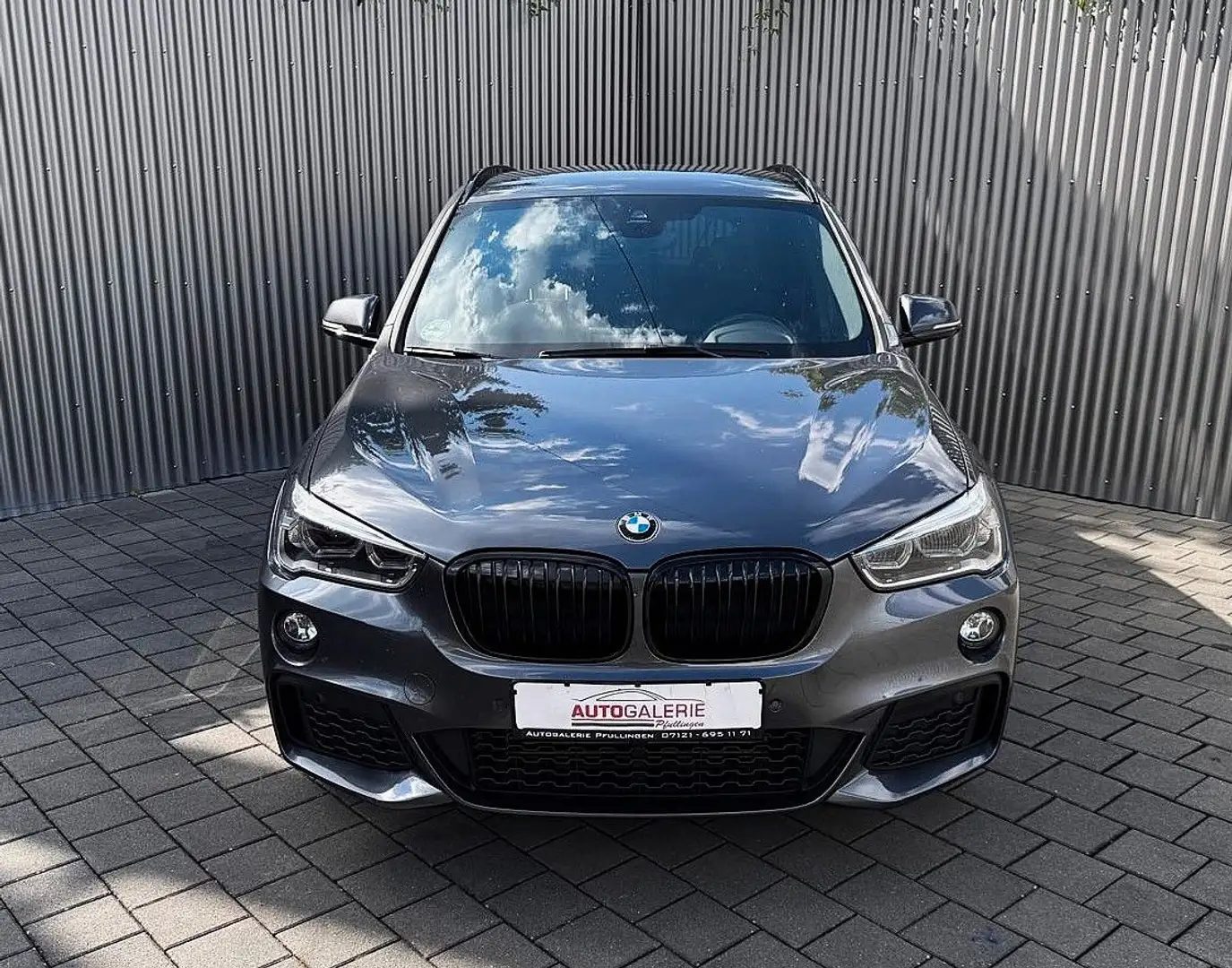 BMW X1 Baureihe X1 xDrive 20 d M Sport SHZ Tempomat Grau - 2