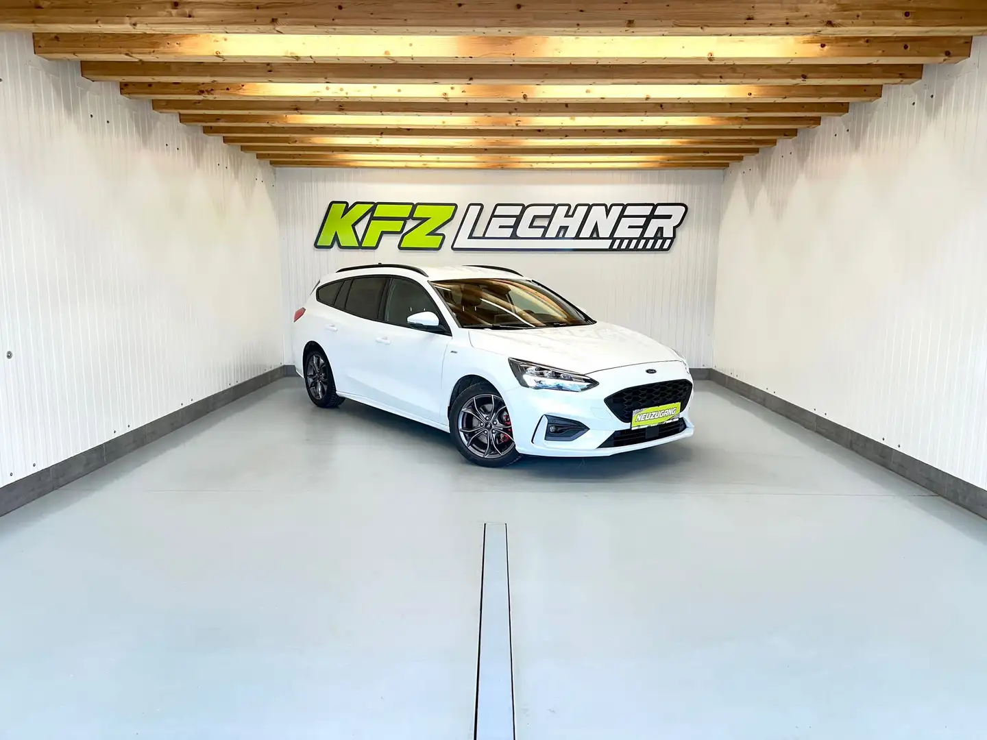 Ford Focus Turnier 1.5 EcoBl. Aut. "ST- LINE" LED*NAVI*ACC*R Weiß - 1