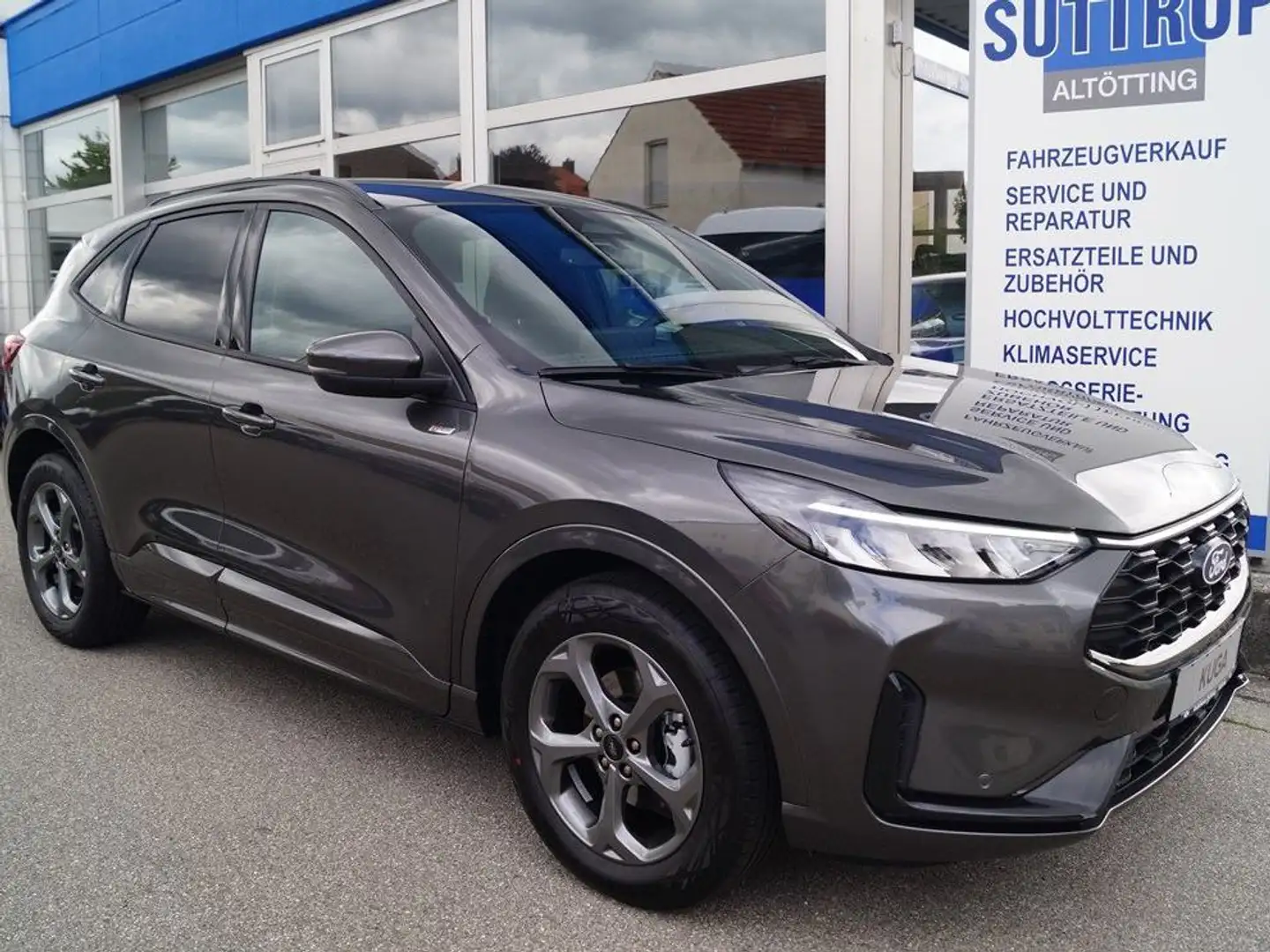 Ford Kuga ST-Line Automatik mit Winterpaket Gris - 2