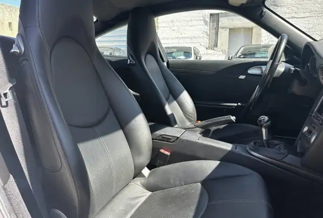 Porsche 911 view 17