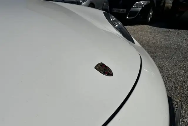Porsche 911 view 12