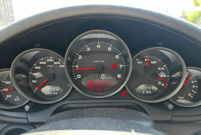 Porsche 911 view 19