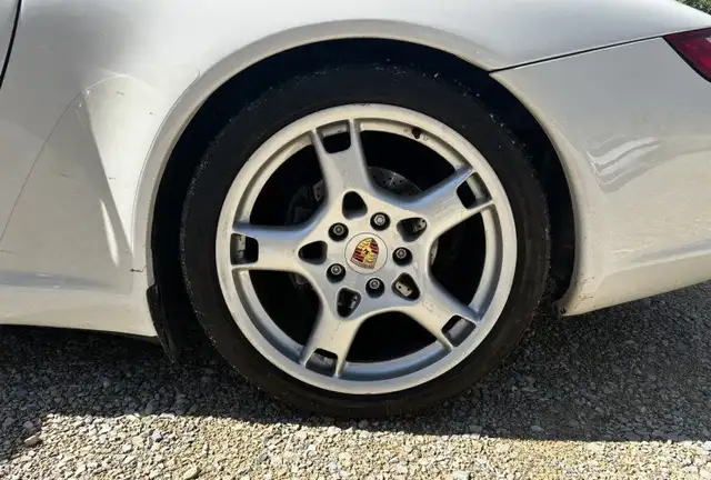 Porsche 911 view 24