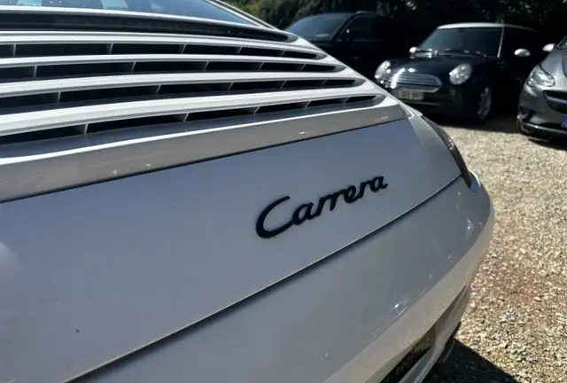 Porsche 911 view 4