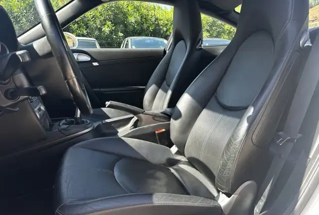 Porsche 911 view 13