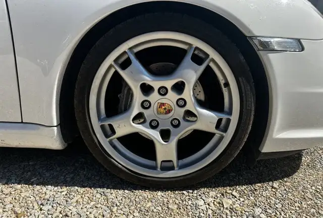 Porsche 911 view 26