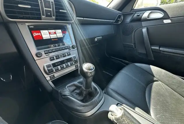 Porsche 911 view 21