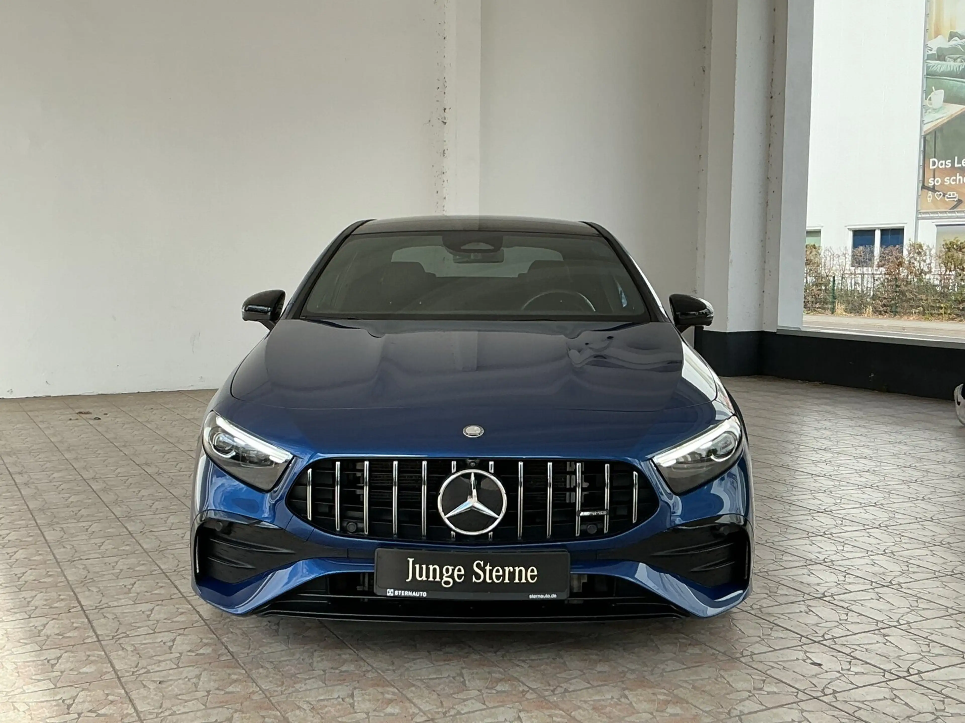 Mercedes-Benz A 35 AMG A 35 AMG 4M Limousine Pano-Dach/Distronic/Memory — photo 2