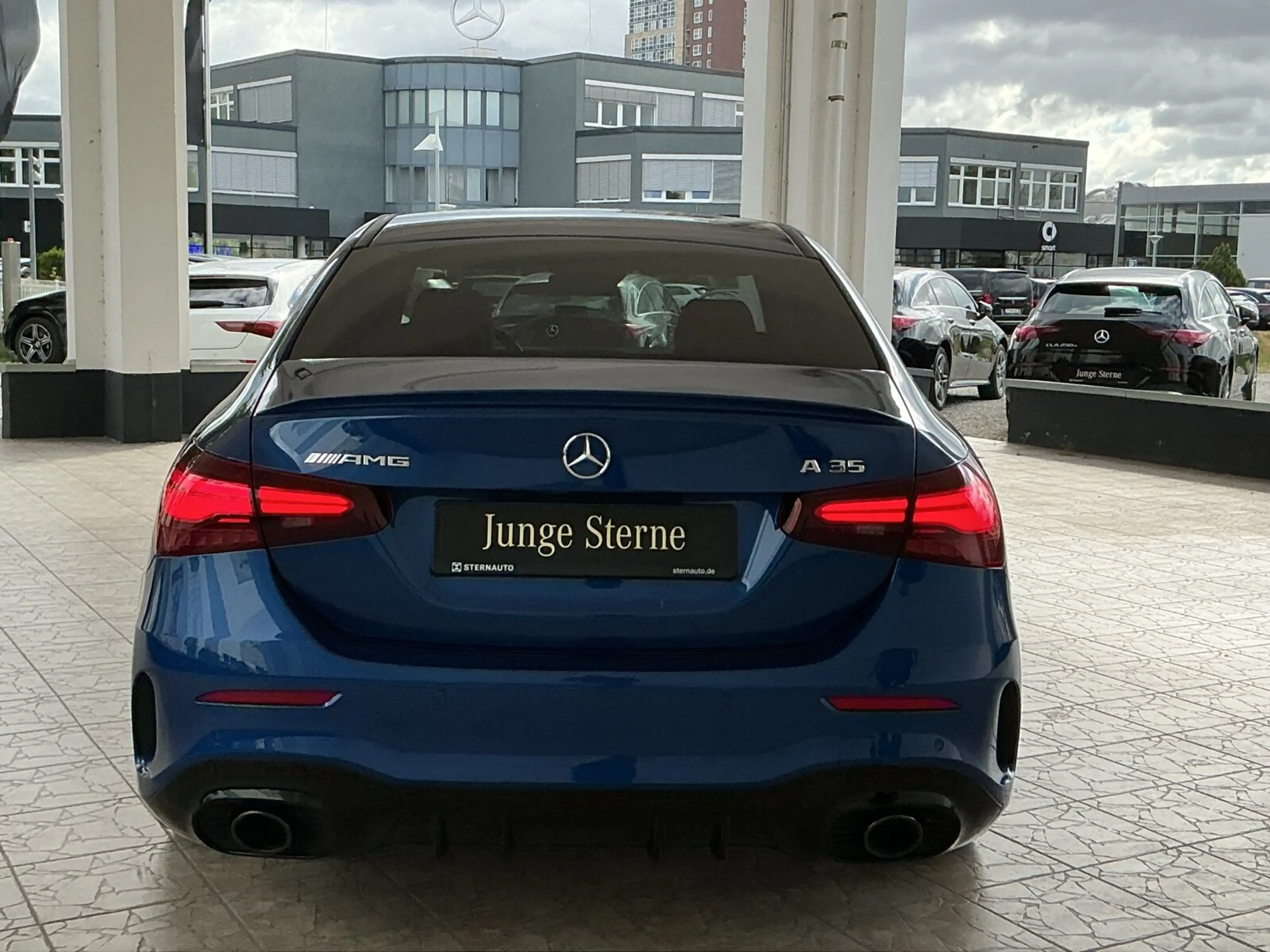 Mercedes-Benz A 35 AMG A 35 AMG 4M Limousine Pano-Dach/Distronic/Memory — photo 6