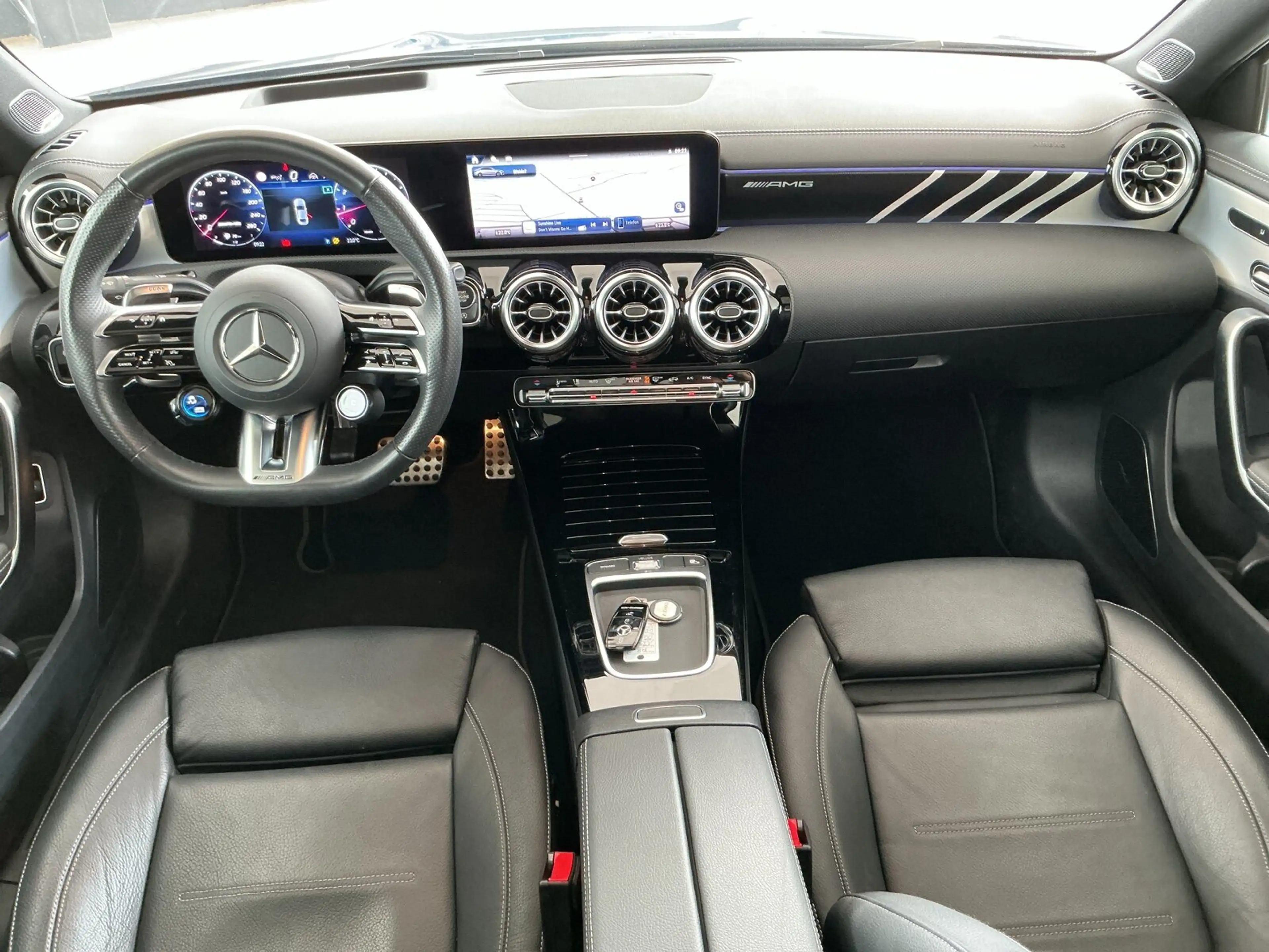 Mercedes-Benz A 35 AMG A 35 AMG 4M Limousine Pano-Dach/Distronic/Memory — photo 13