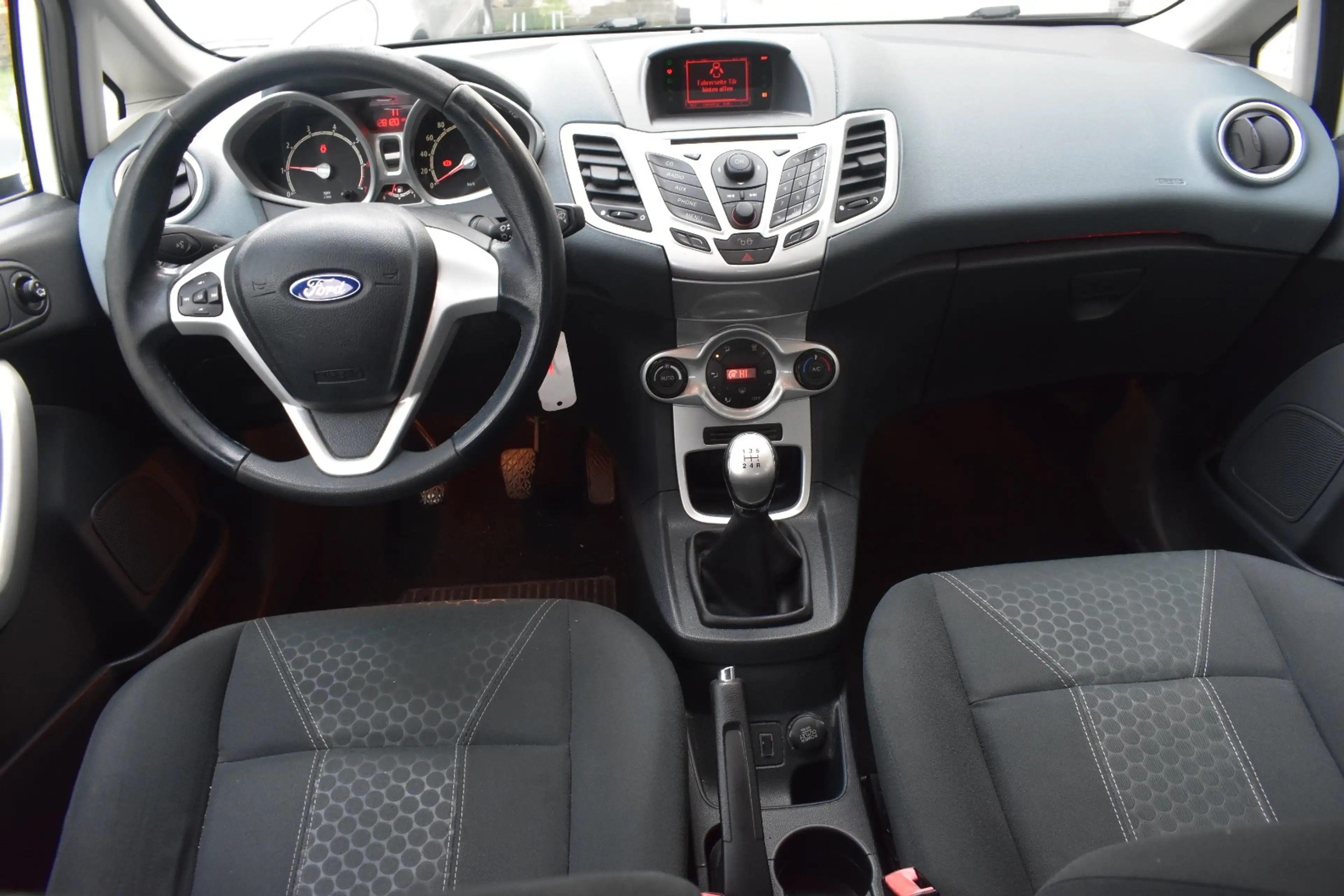 Ford Fiesta 1.25i Titanium Xenon / Airco / Alu Velg / Topstaat / Garantie — photo 11