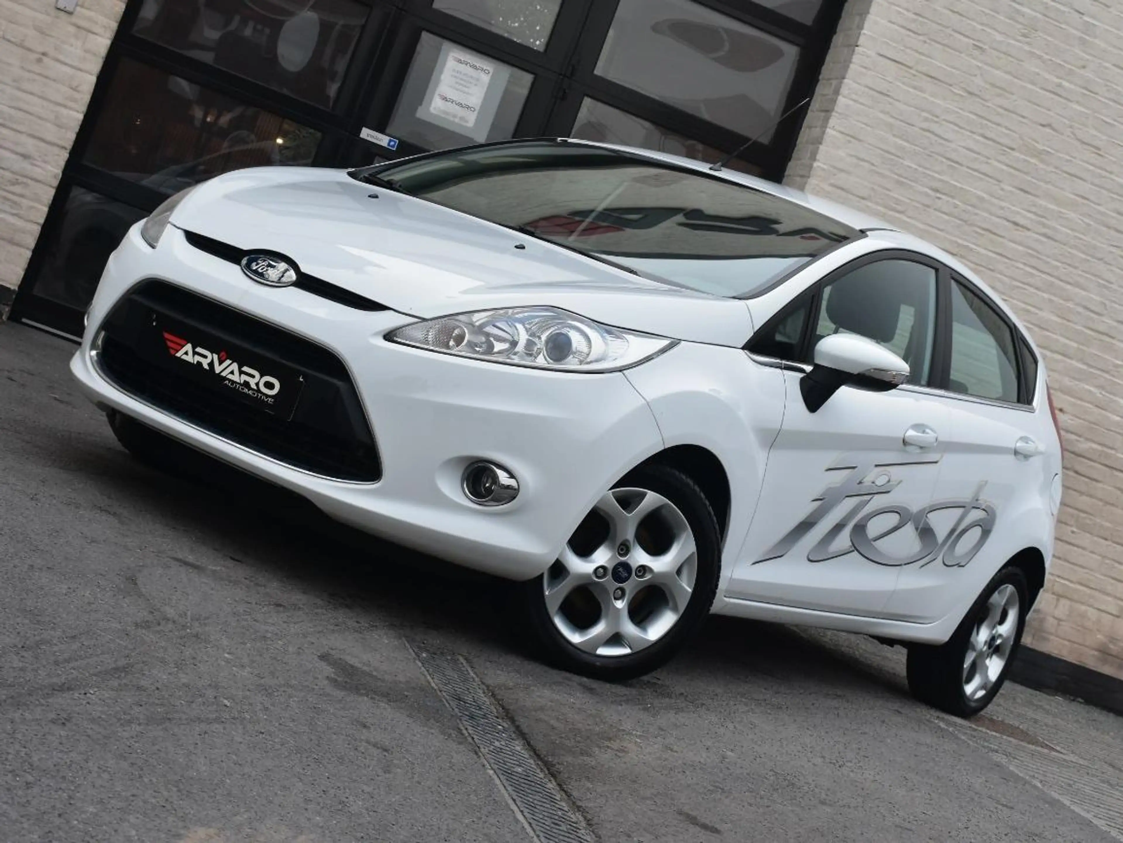 Ford Fiesta 1.25i Titanium Xenon / Airco / Alu Velg / Topstaat / Garantie