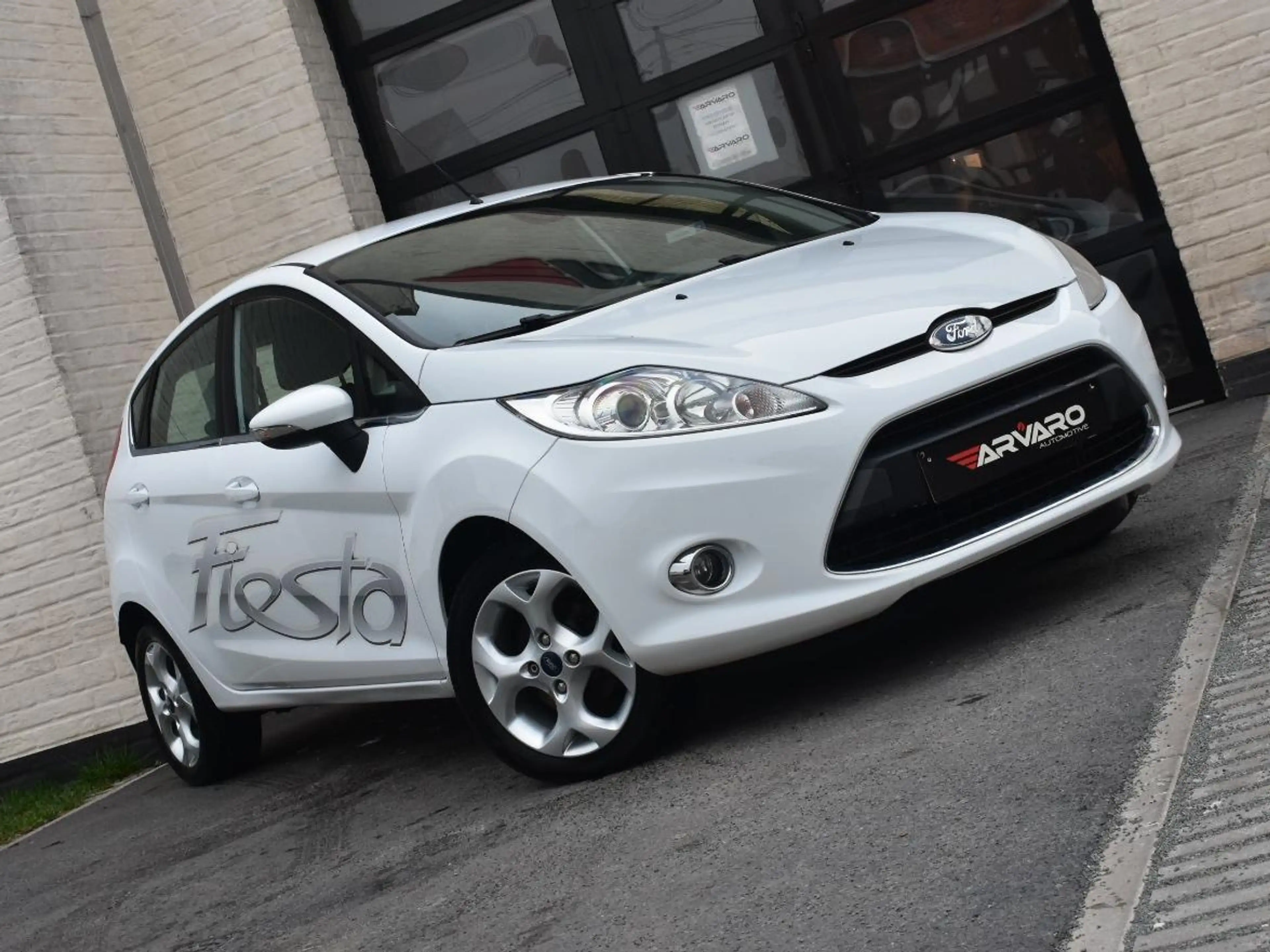 Ford Fiesta 1.25i Titanium Xenon / Airco / Alu Velg / Topstaat / Garantie — photo 4