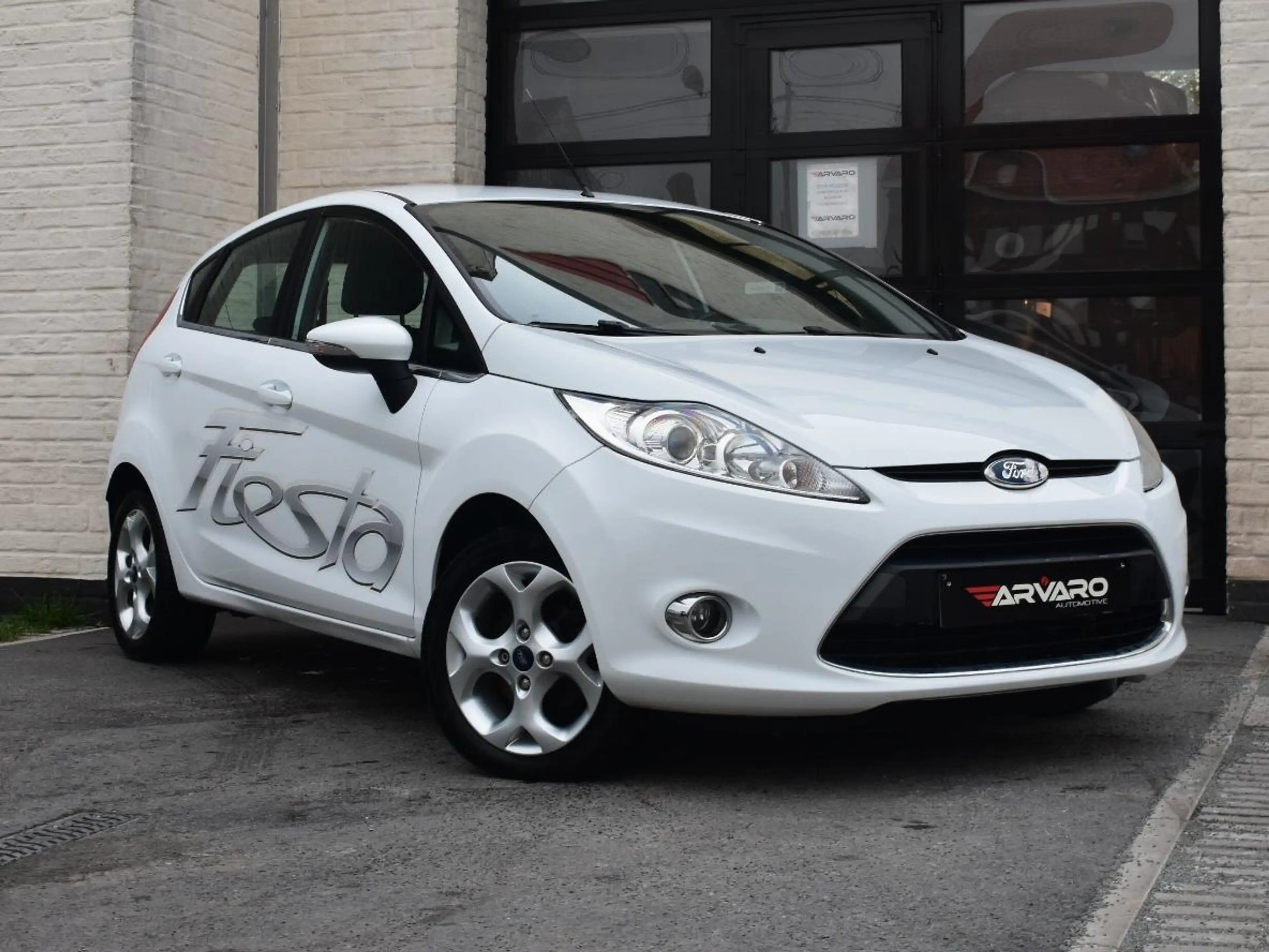 Ford Fiesta 1.25i Titanium Xenon / Airco / Alu Velg / Topstaat / Garantie — photo 6