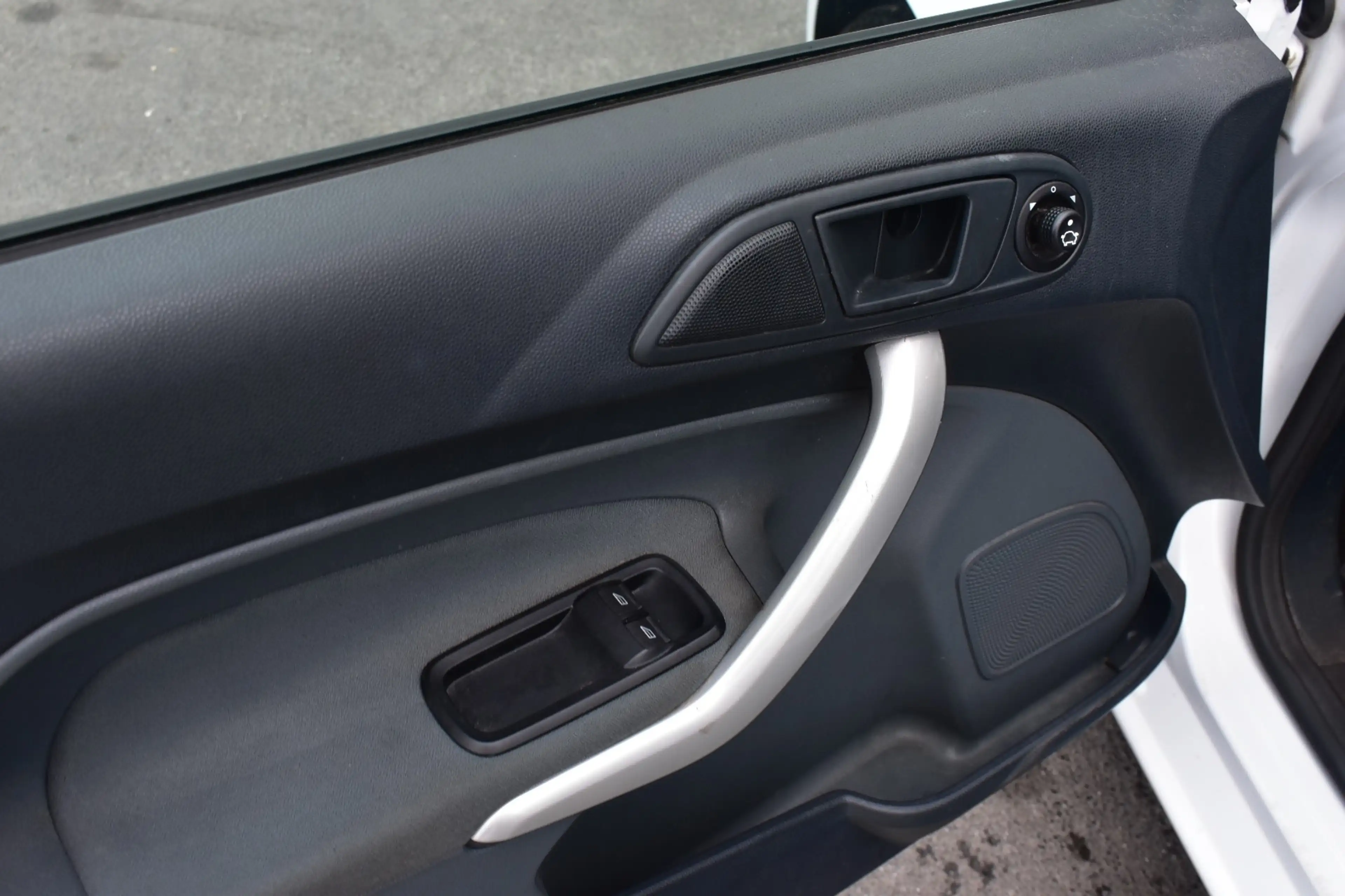 Ford Fiesta 1.25i Titanium Xenon / Airco / Alu Velg / Topstaat / Garantie — photo 13