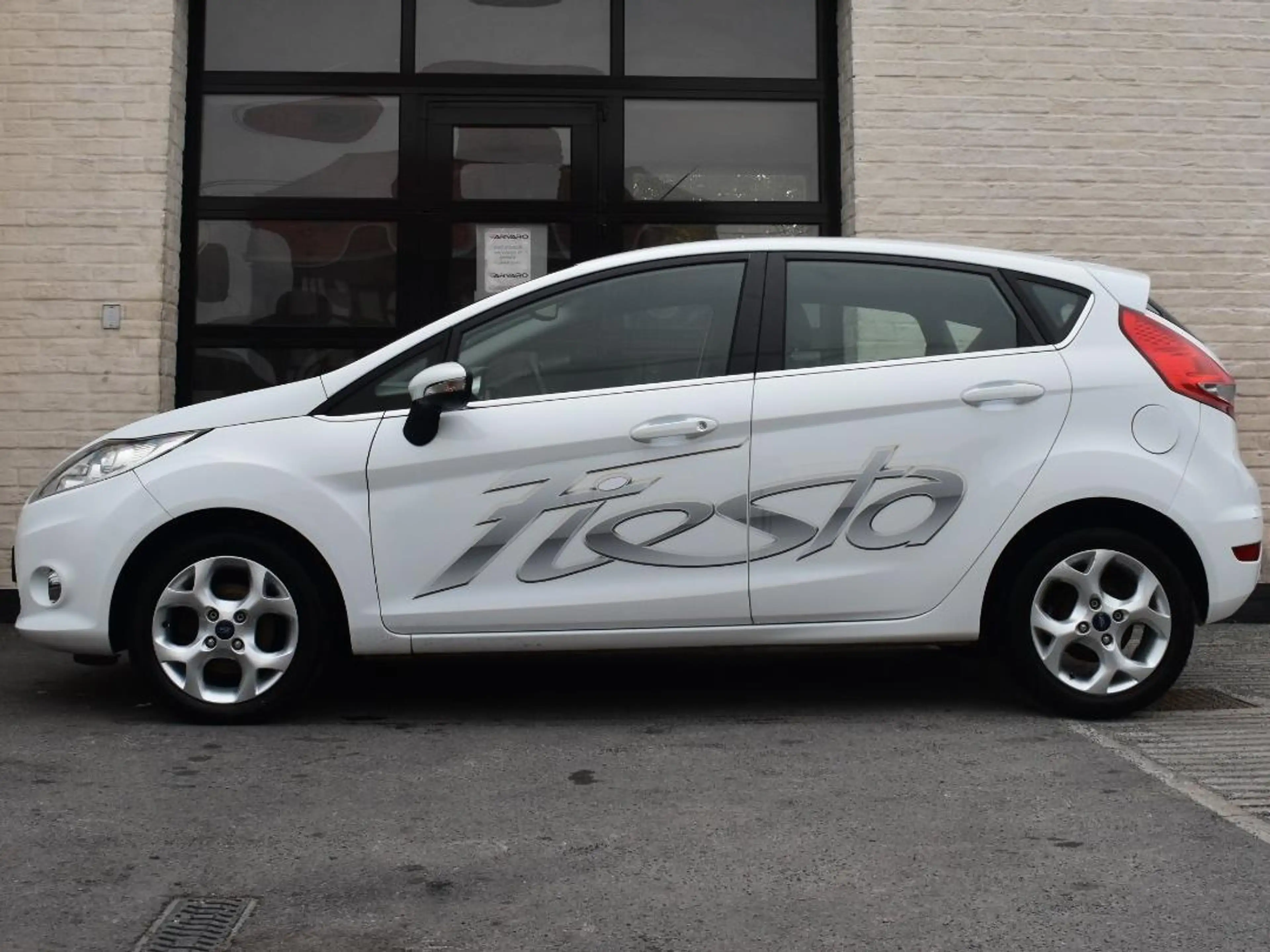 Ford Fiesta 1.25i Titanium Xenon / Airco / Alu Velg / Topstaat / Garantie — photo 9