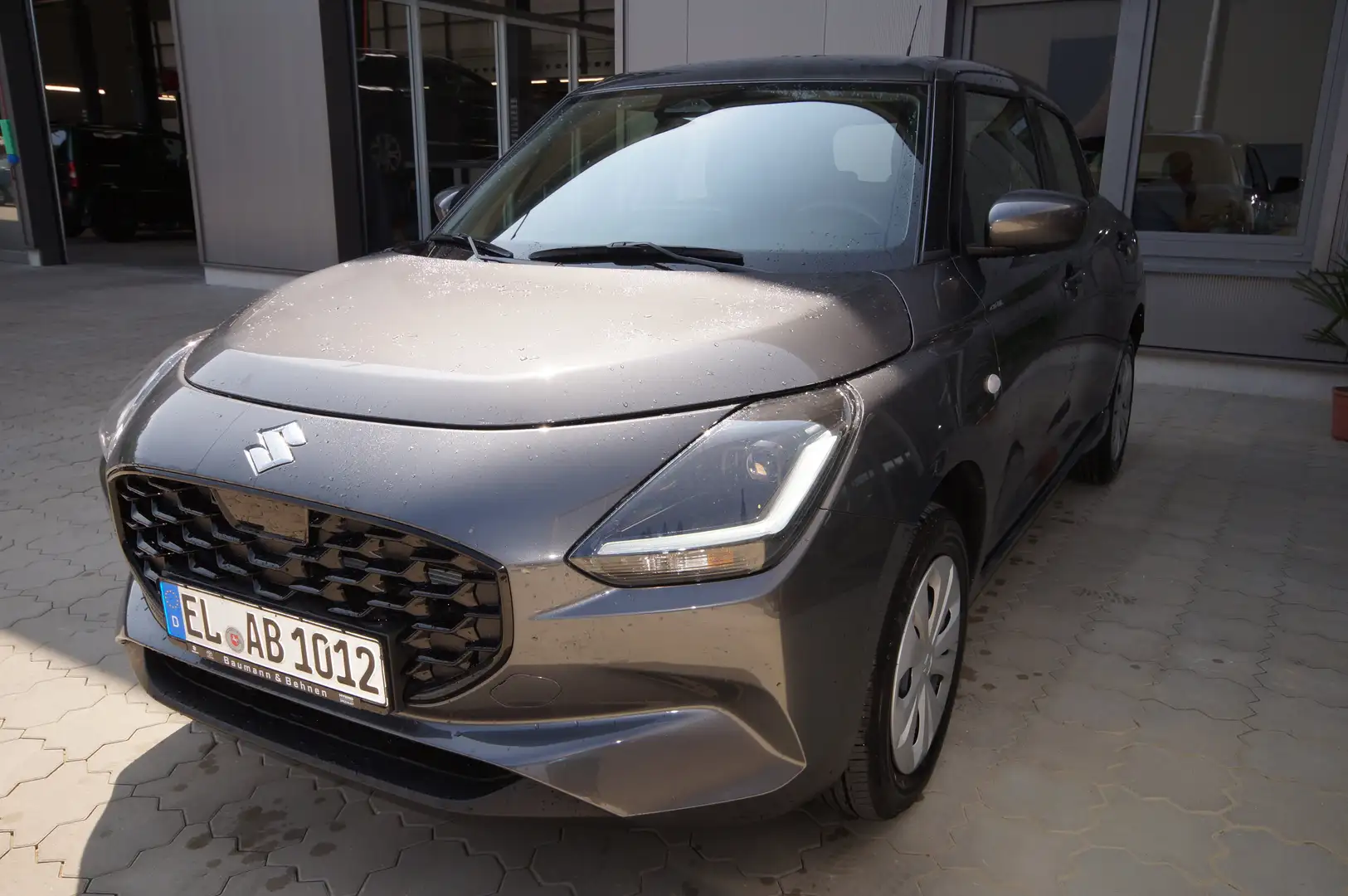 Suzuki Swift 1.2 Hybrid Allgrip MT Club 4x4-Allrad! Gris - 1