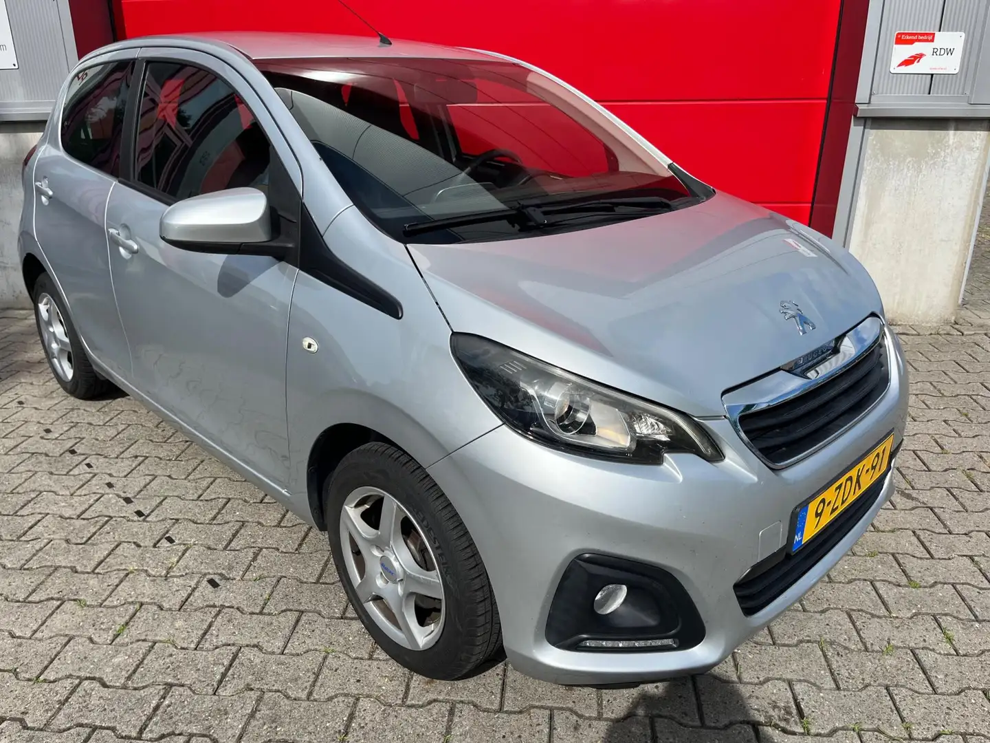 Peugeot 108 1.0 VTi 69pk Active Automaat / Airco / 4 seizoenen Gris - 1