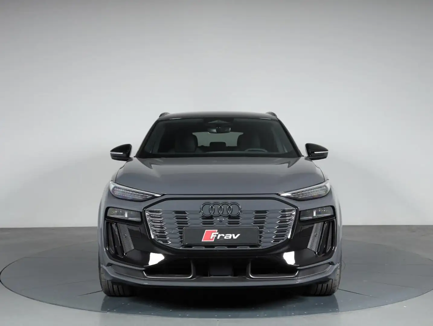 Audi Q6 e-tron S line edition quattro 387cv Grigio - 2