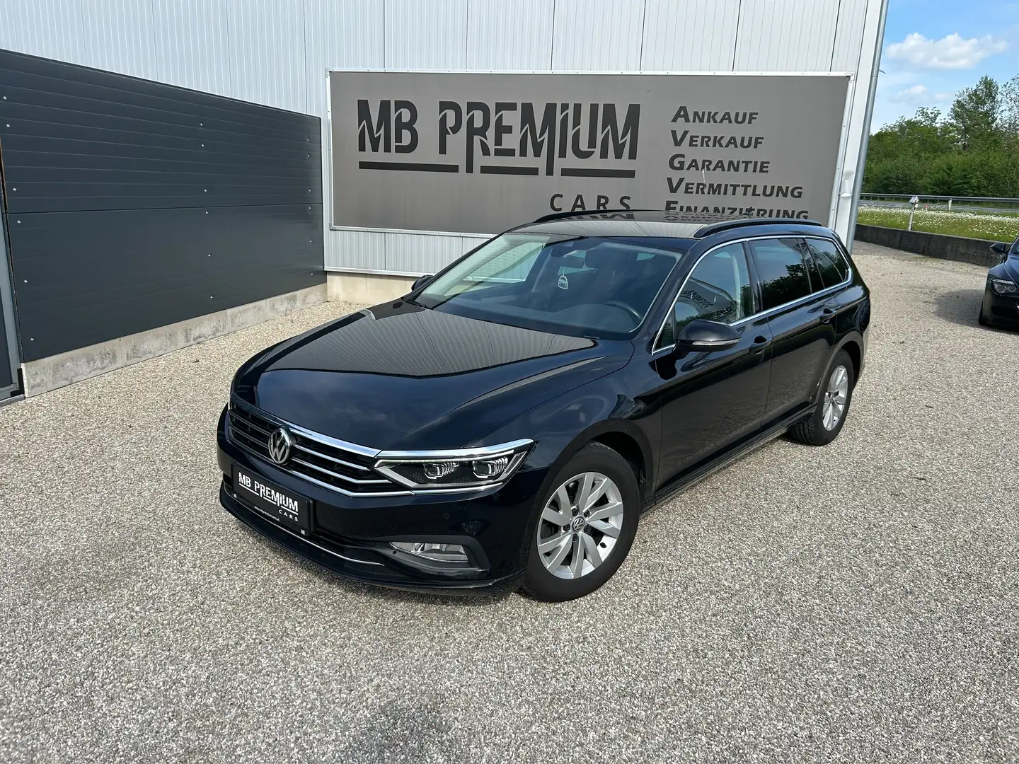 Volkswagen Passat Variant Business *MATRIX-LED*AHK*KAMERA*ACC* Noir - 1
