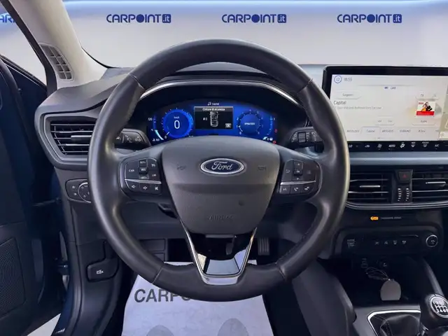 Ford Focus view 12