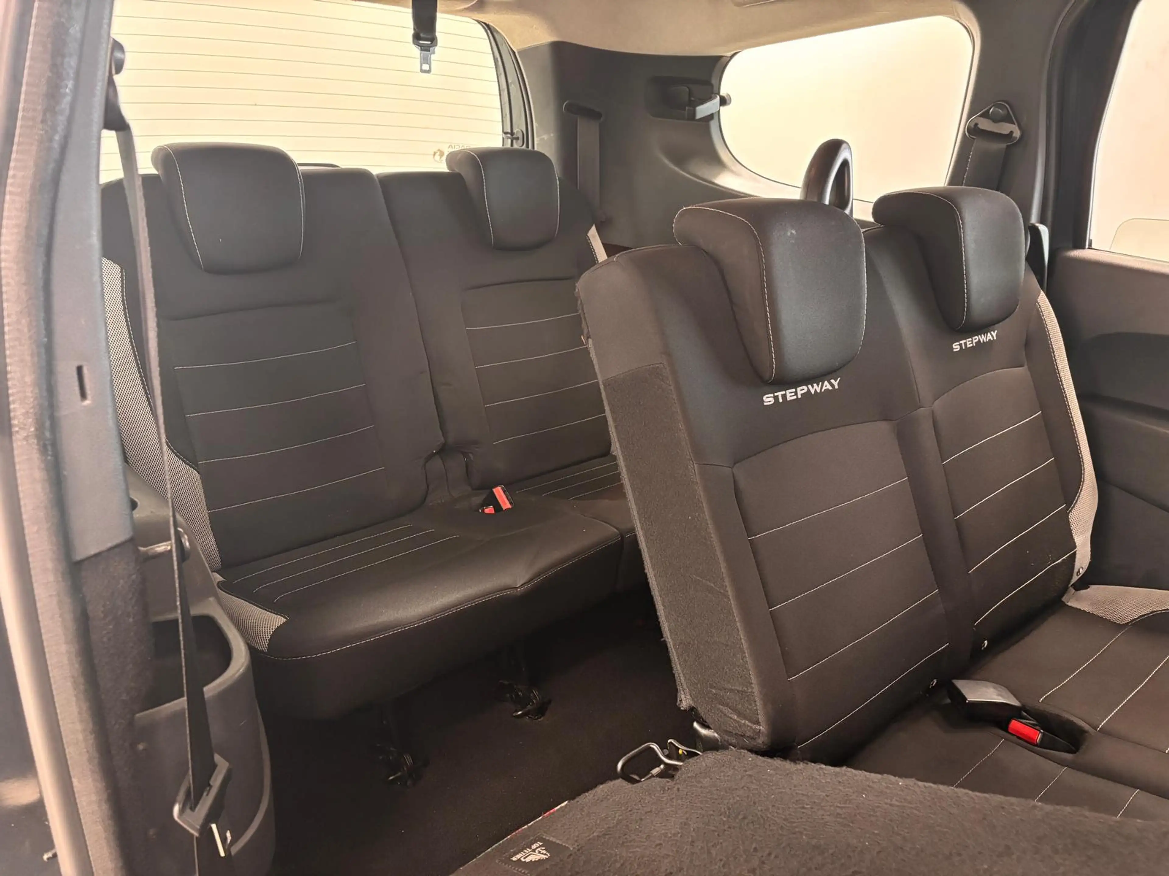 Dacia Lodgy dCi*Klima*Navi*AHK*7-Sitzer* — photo 15