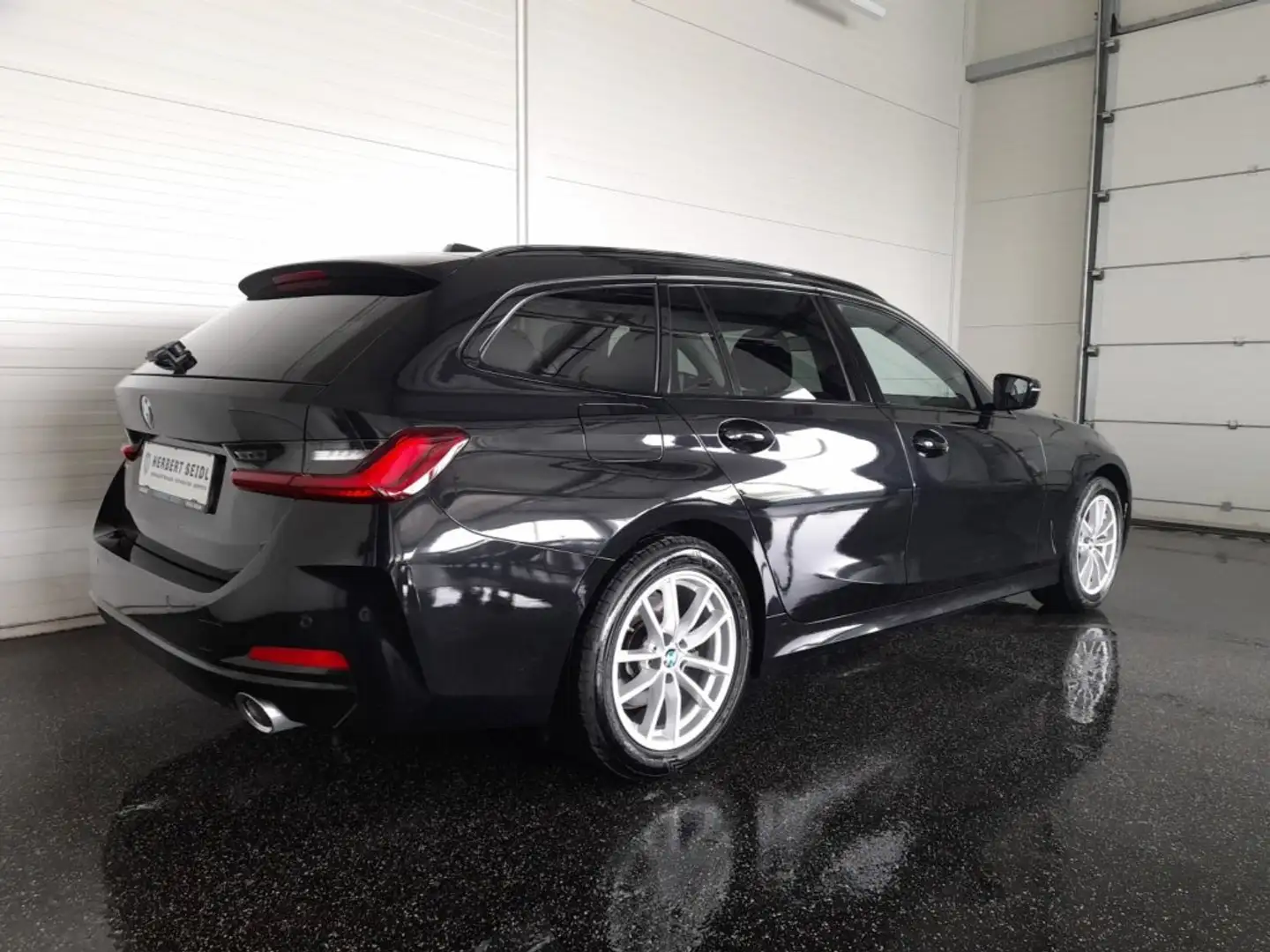 BMW 320 d Touring xDrive Aut *VOLL LED / WIDESCREEN DISPLAY / NAVI / DRIVING ASS. / E-KLAPPE* Schwarz - 2