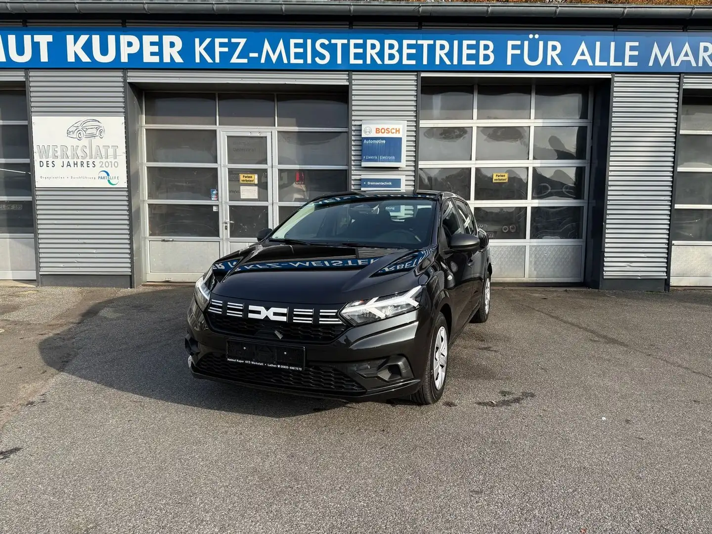 Dacia Sandero Essential Schwarz - 1